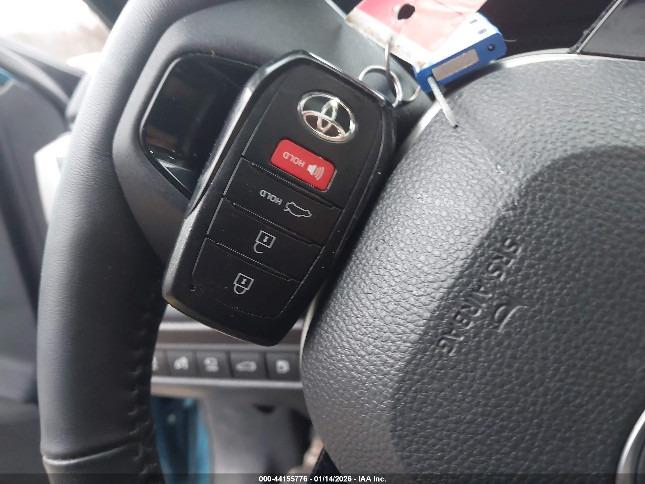 TOYOTA CAMRY image 11