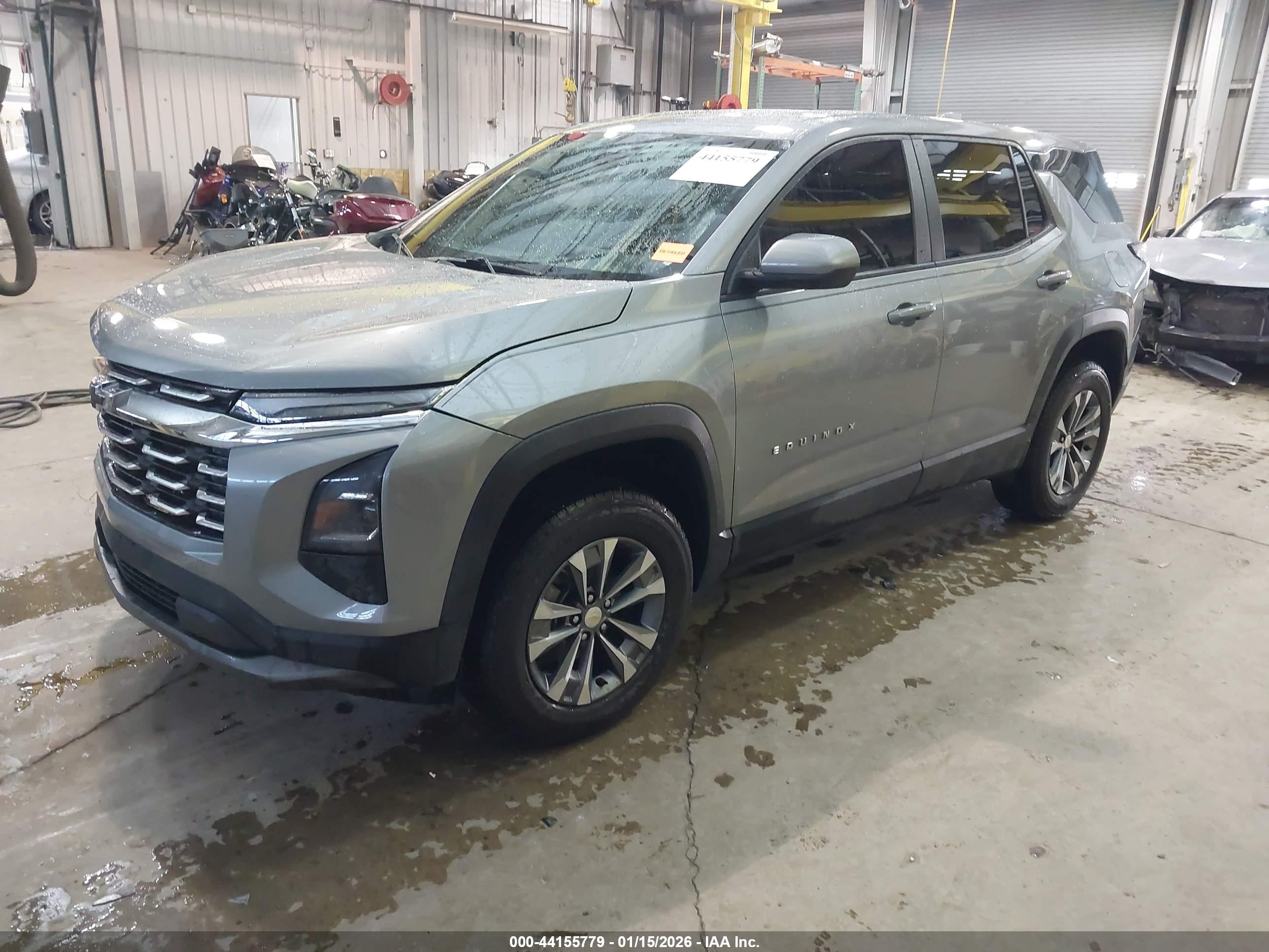 CHEVROLET EQUINOX image 2