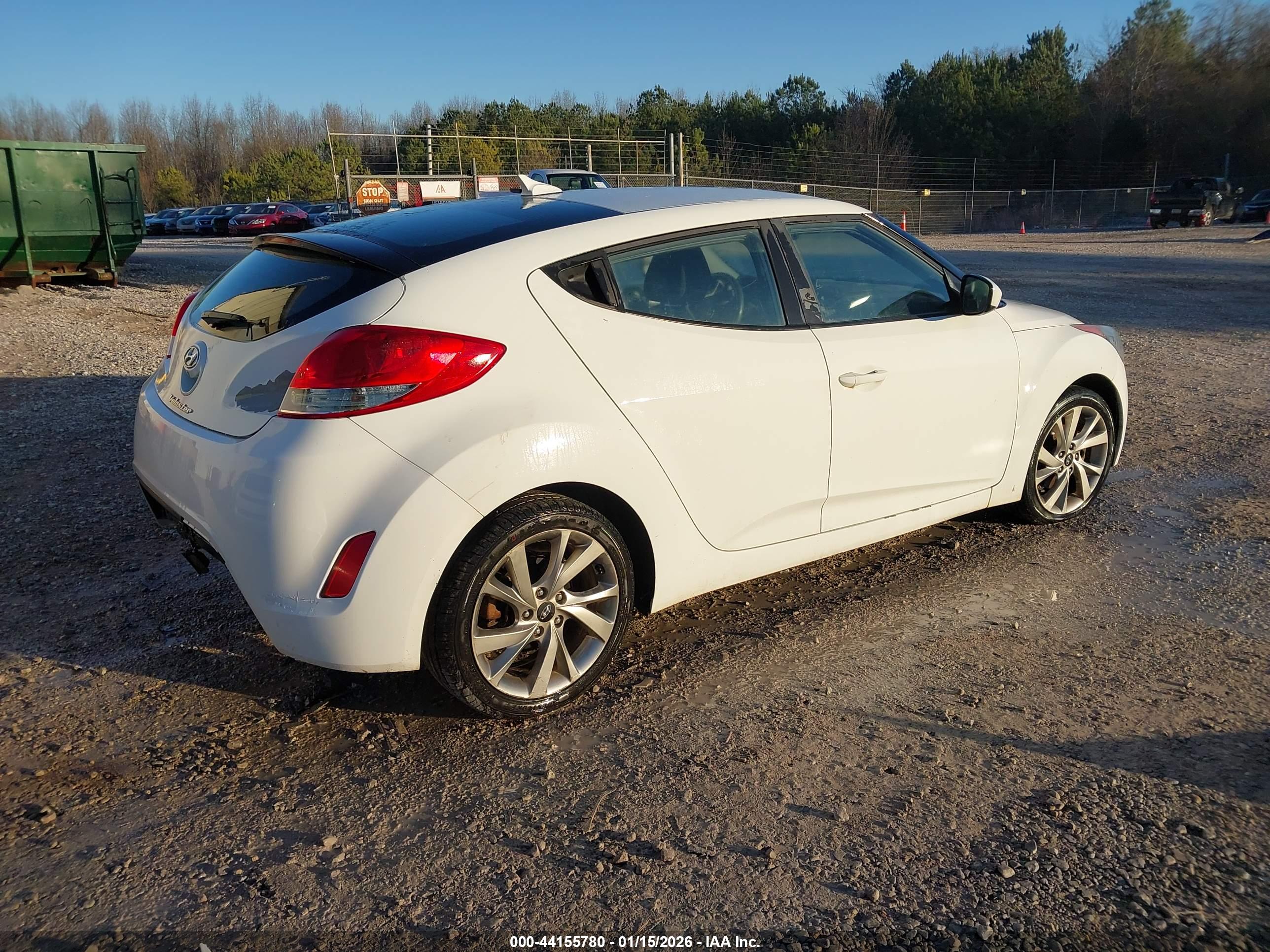 HYUNDAI VELOSTER image 4