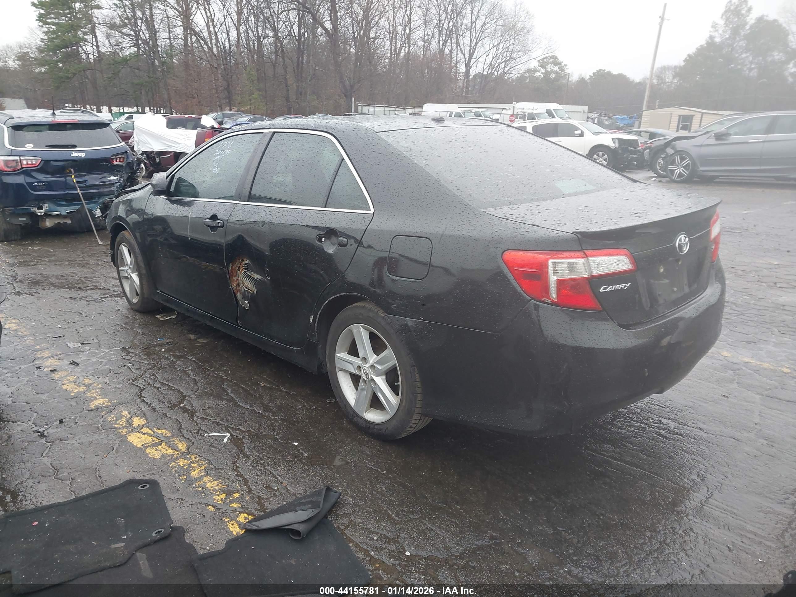 TOYOTA CAMRY image 3