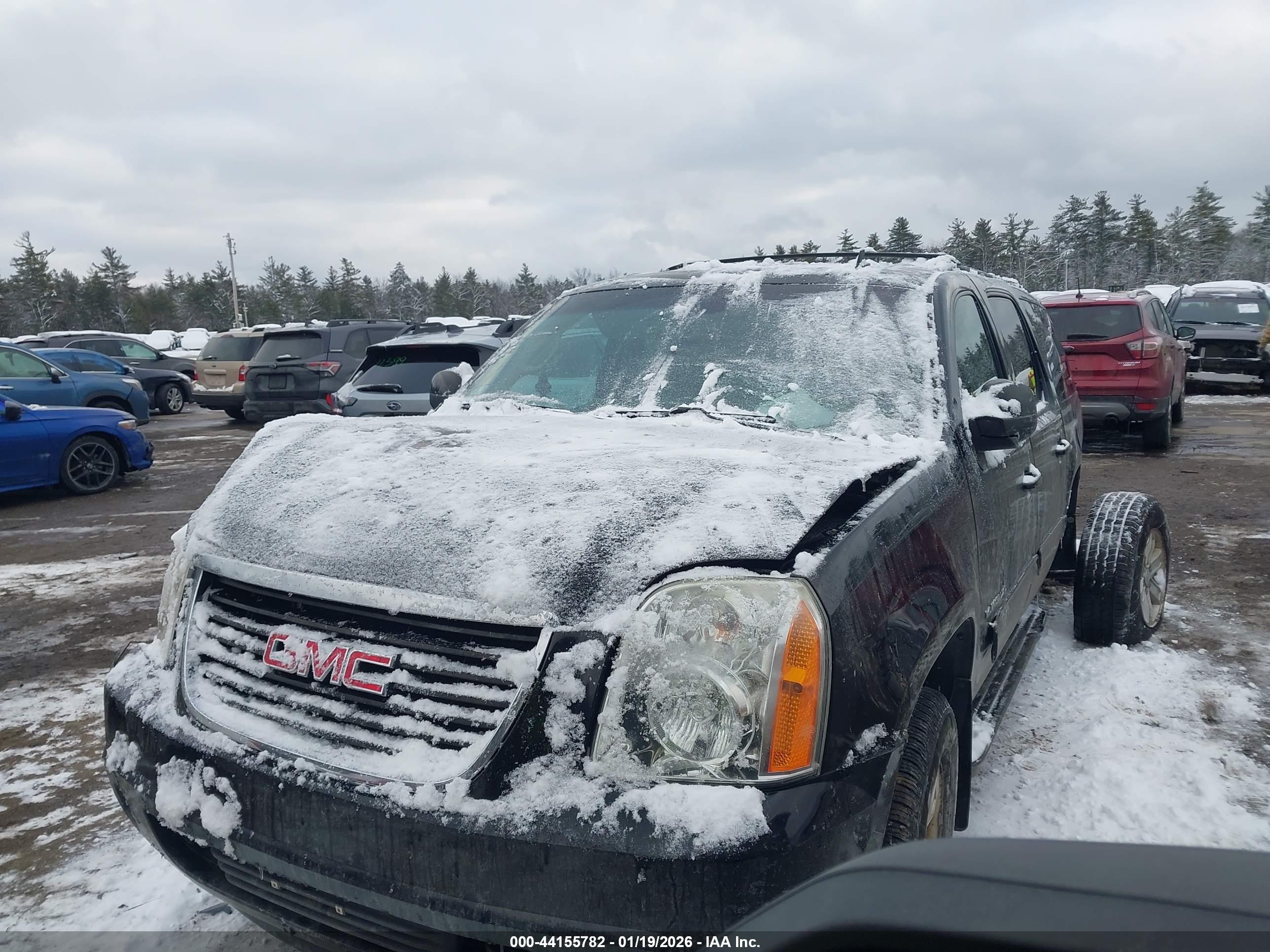 GMC YUKON image 2