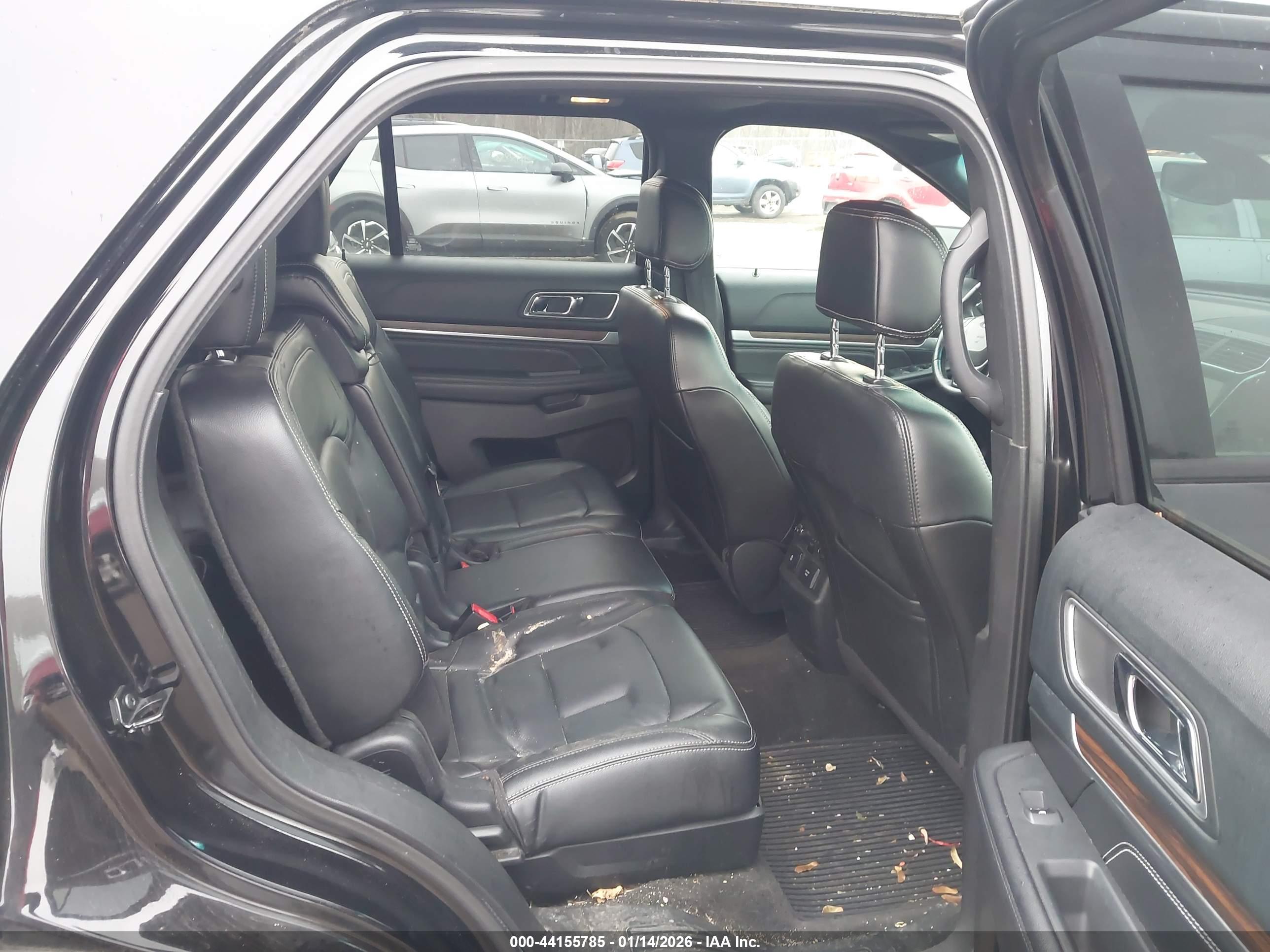 FORD EXPLORER image 8