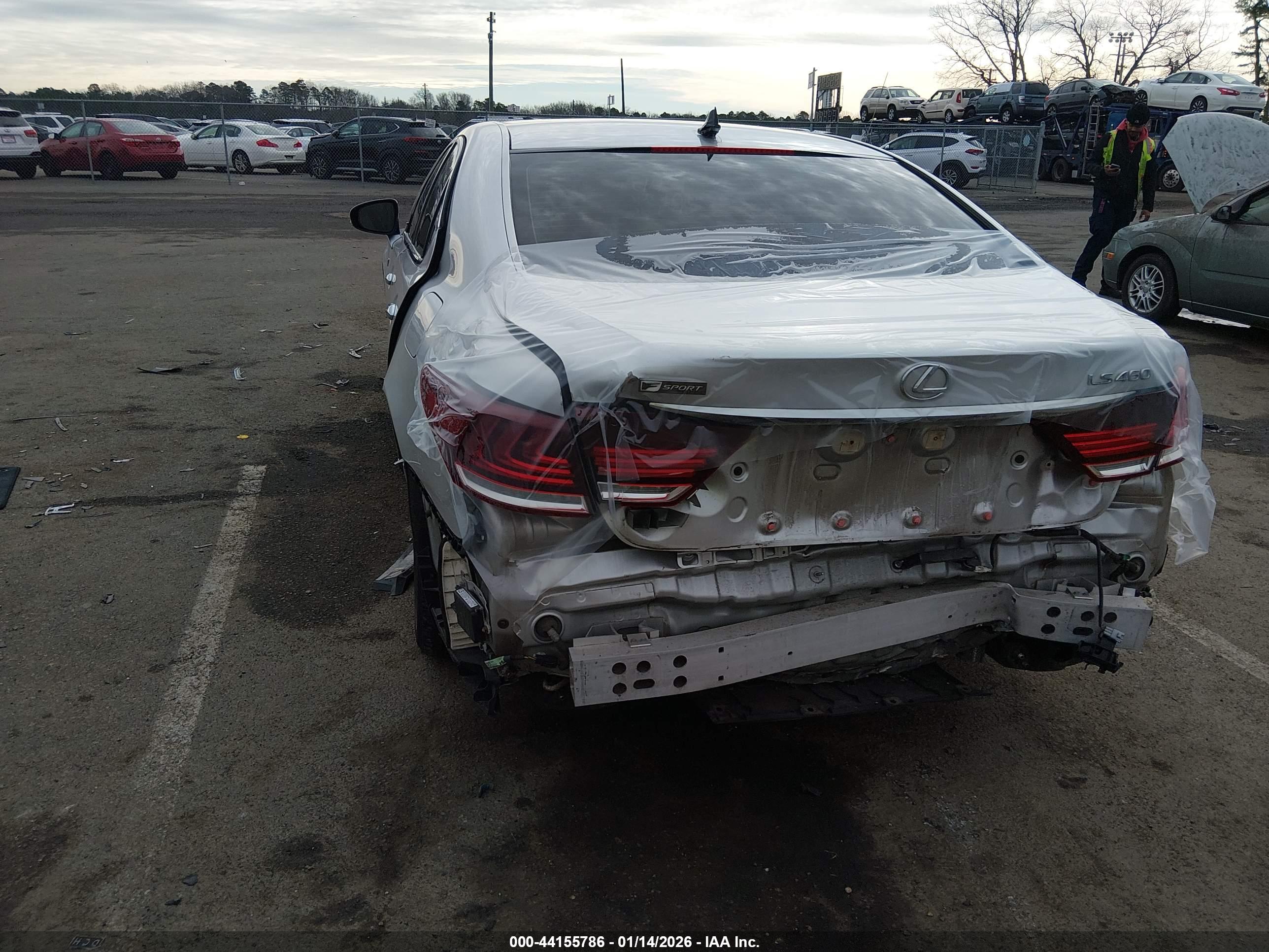 LEXUS LS image 3