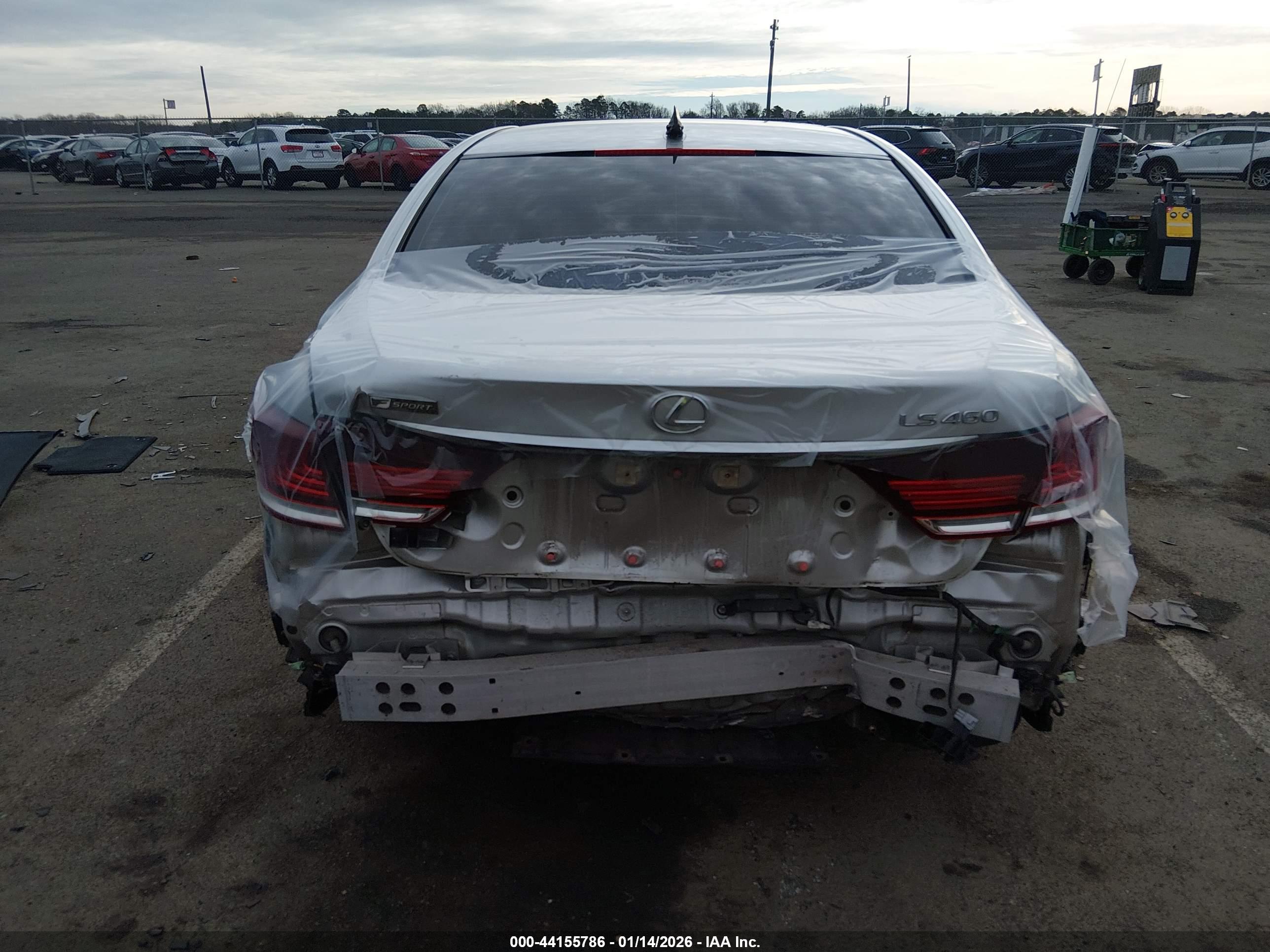 LEXUS LS image 6