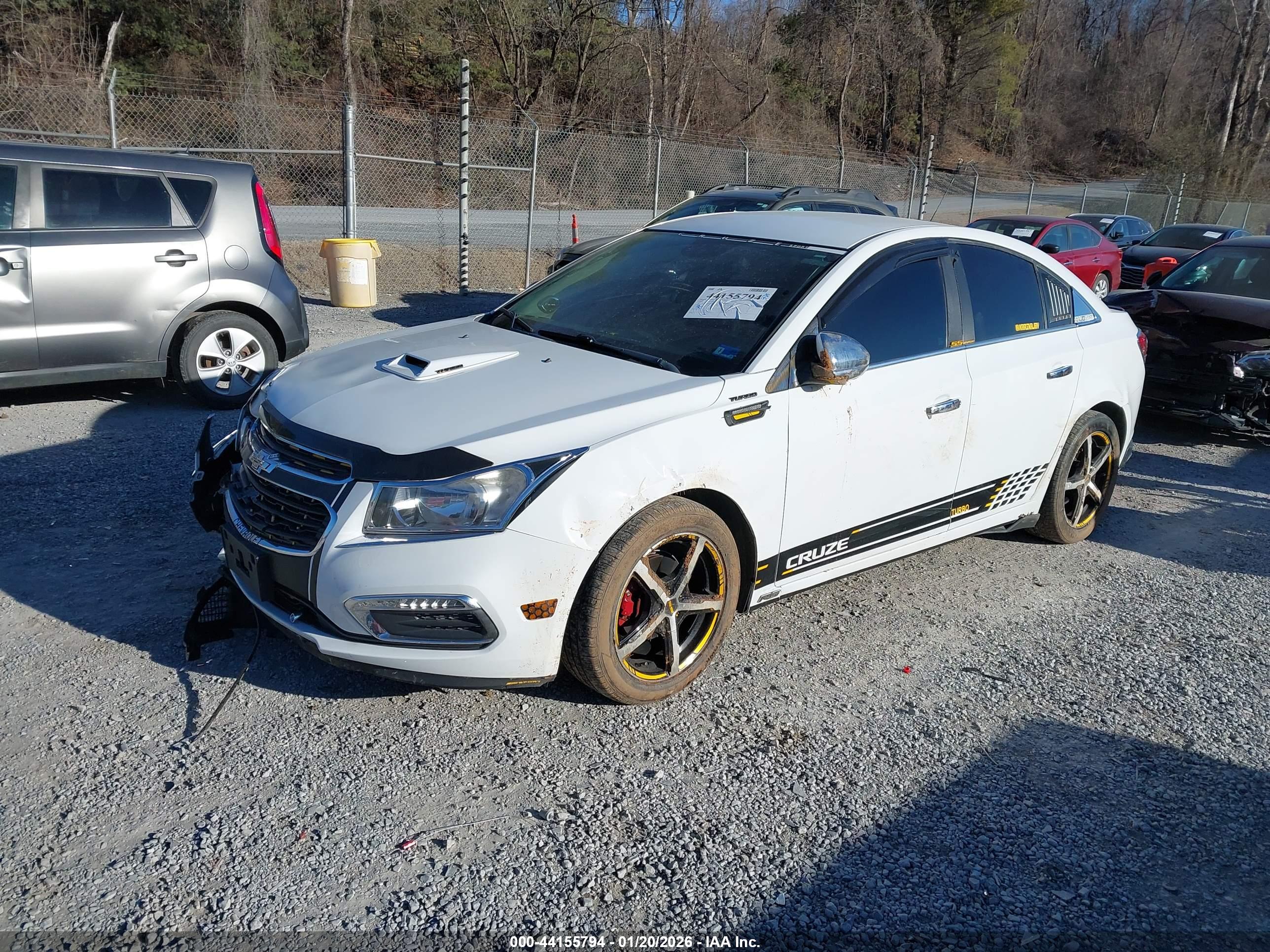 CHEVROLET CRUZE image 2