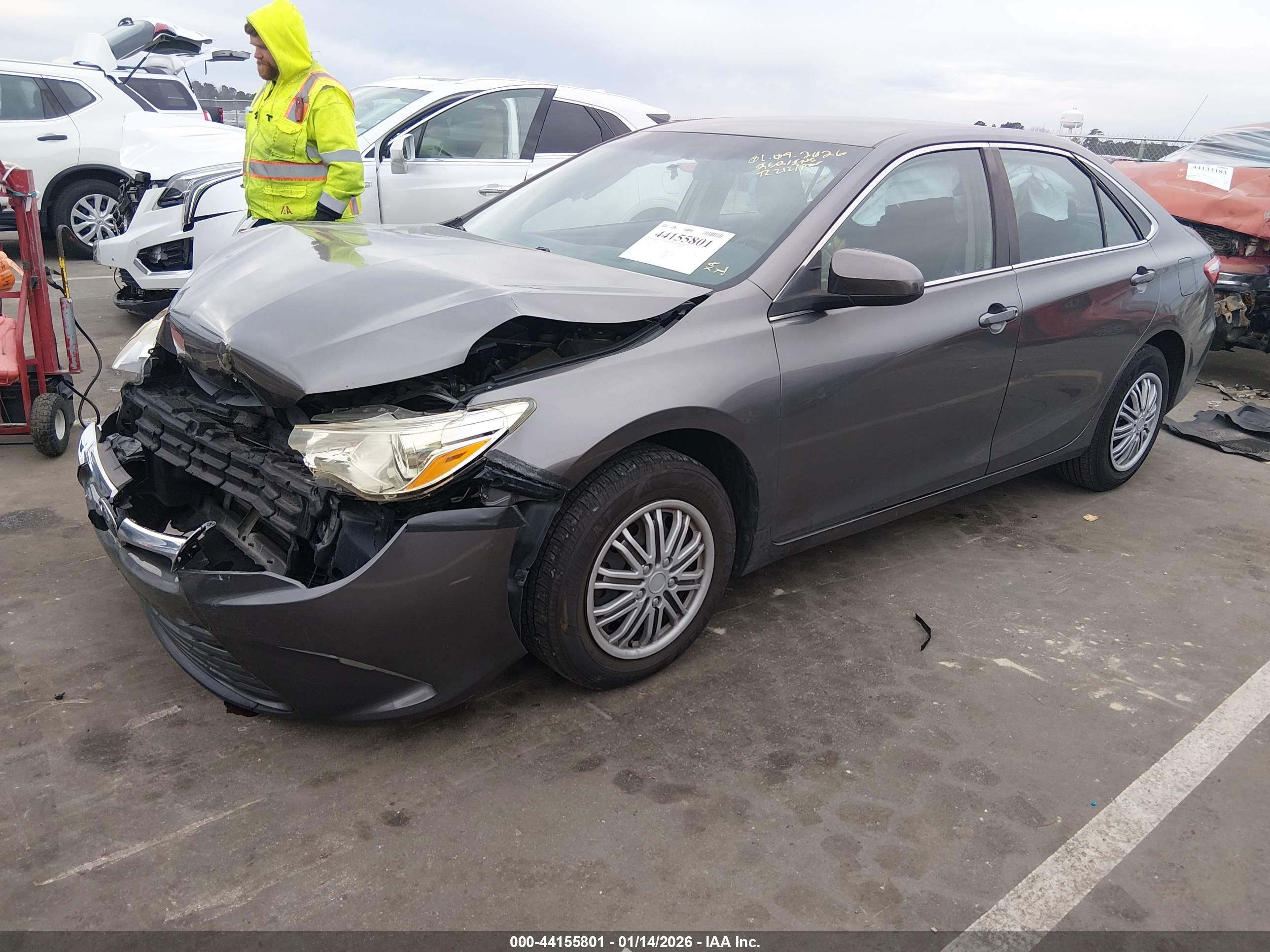 TOYOTA CAMRY image 2