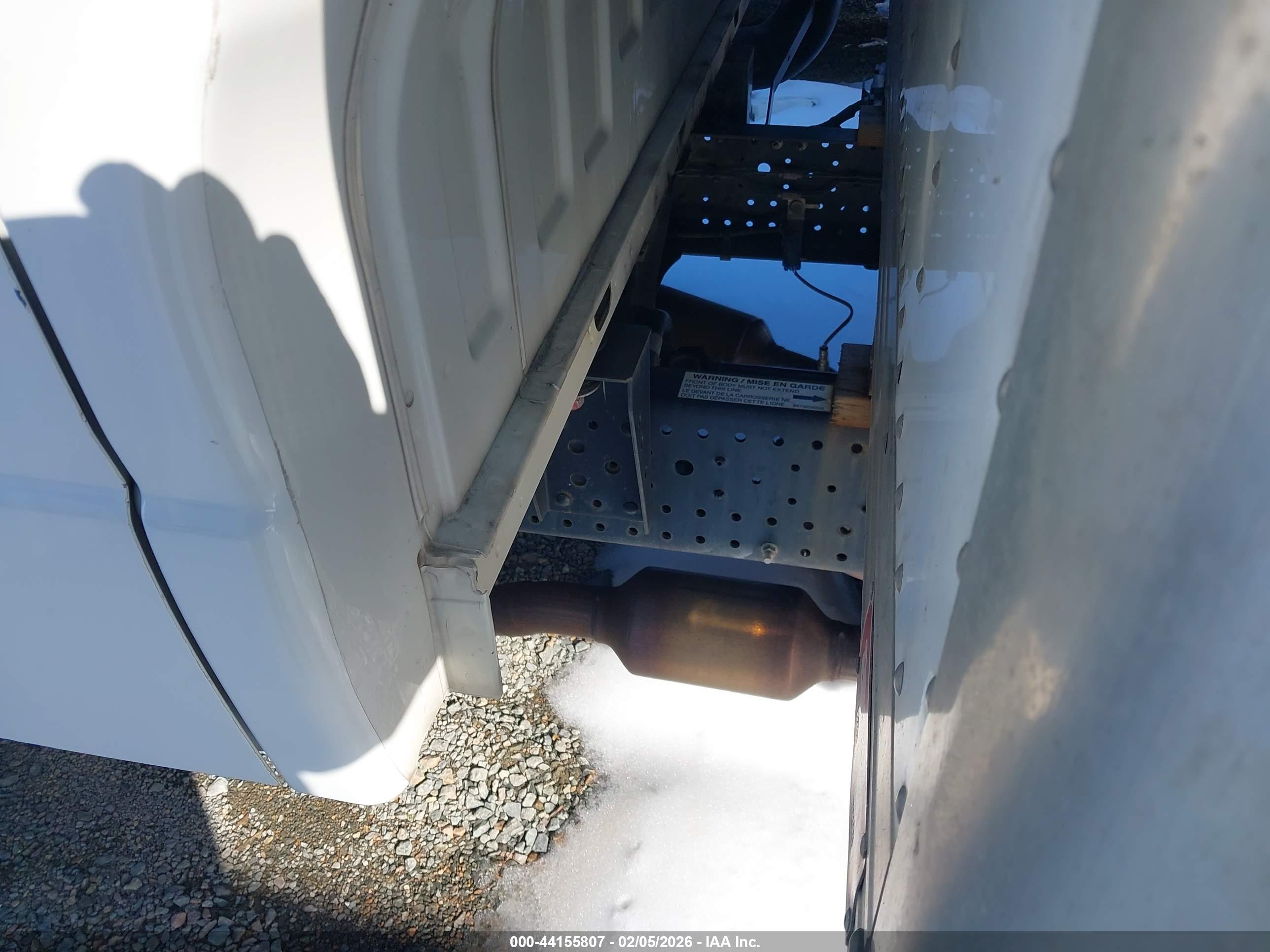 ISUZU NPR image 10