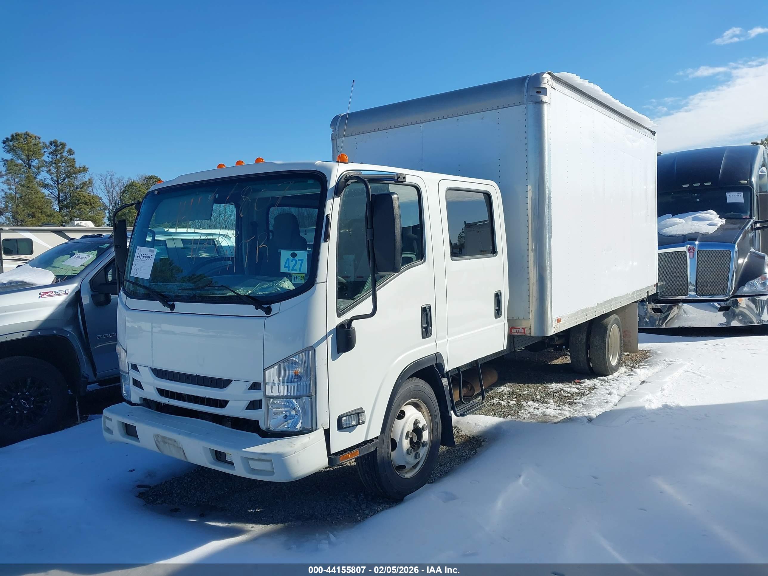 ISUZU NPR image 2