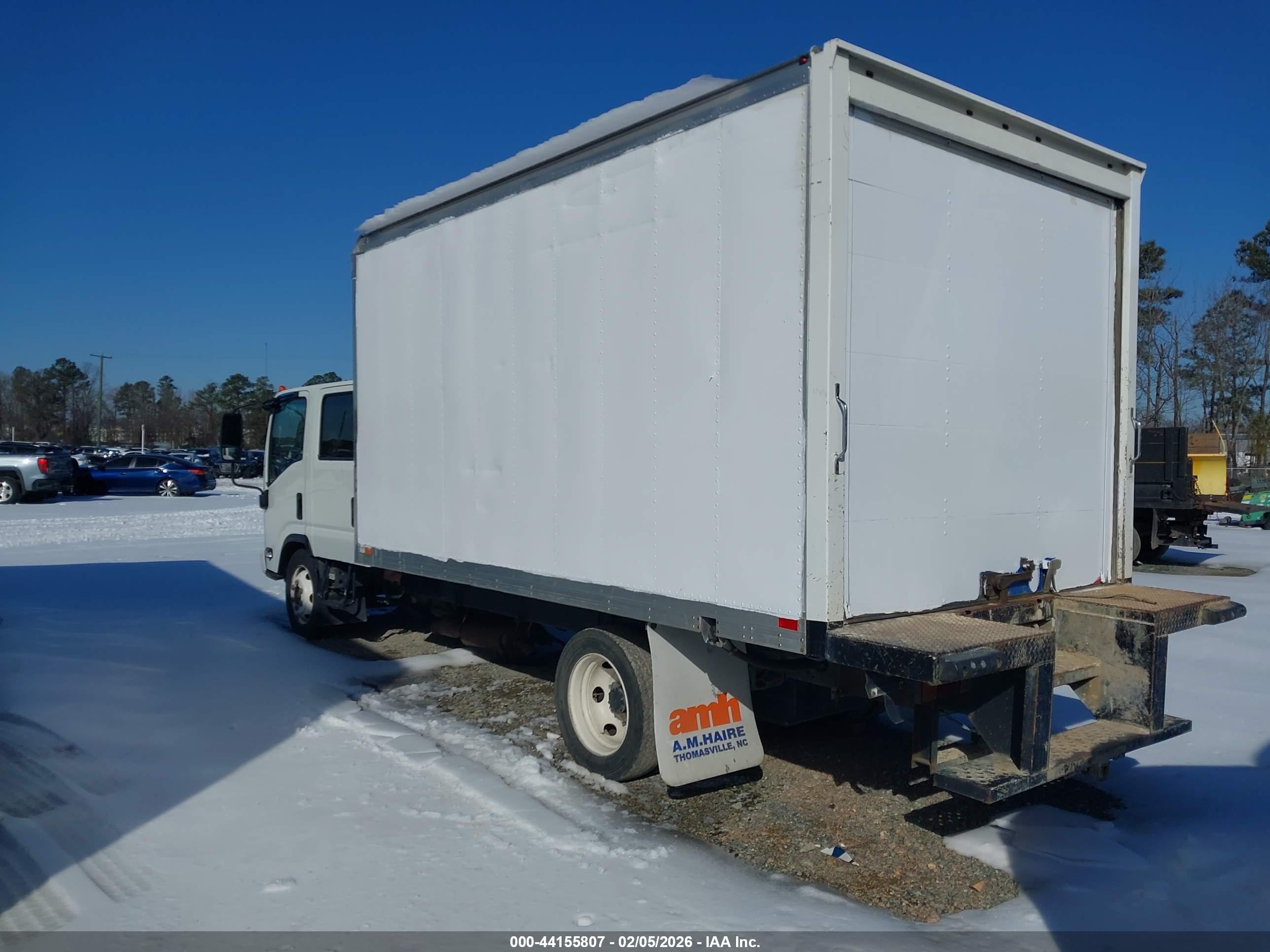 ISUZU NPR image 3