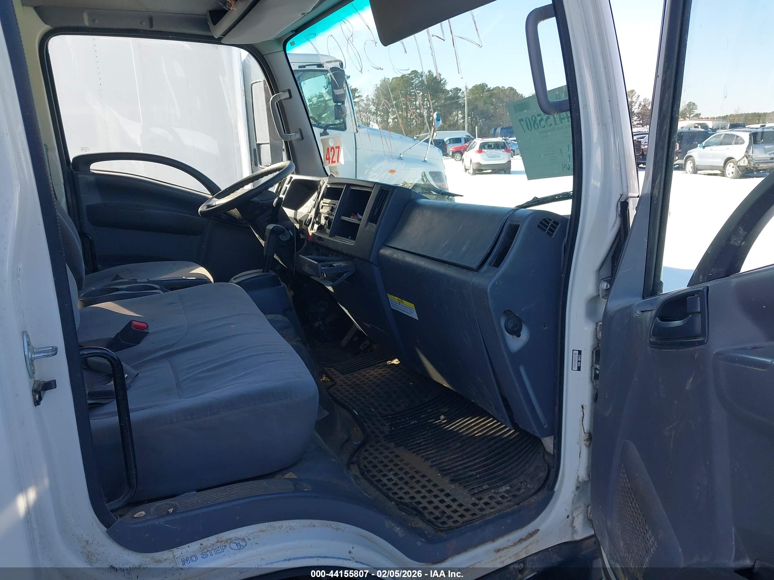 ISUZU NPR image 8
