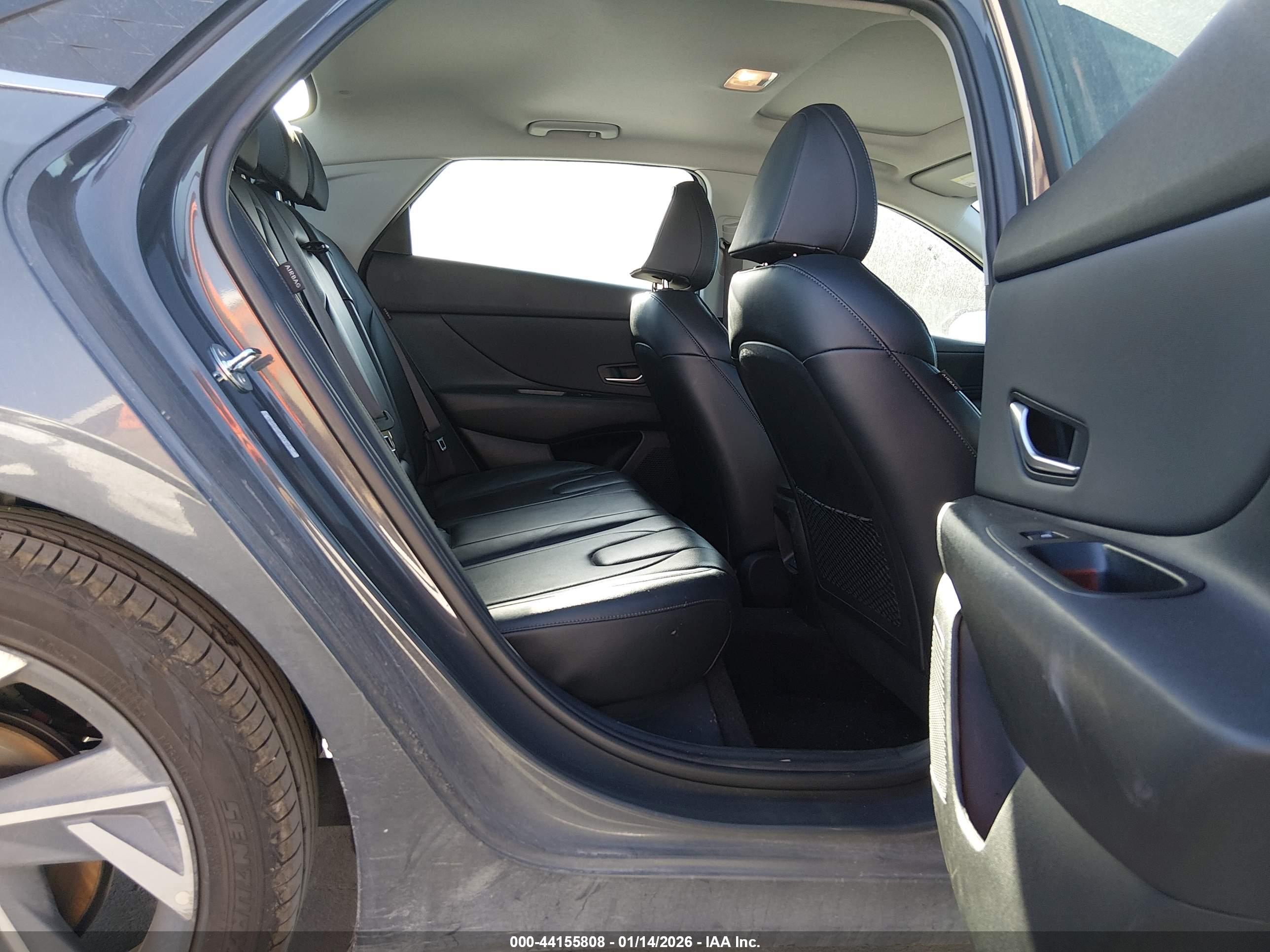 HYUNDAI ELANTRA image 8