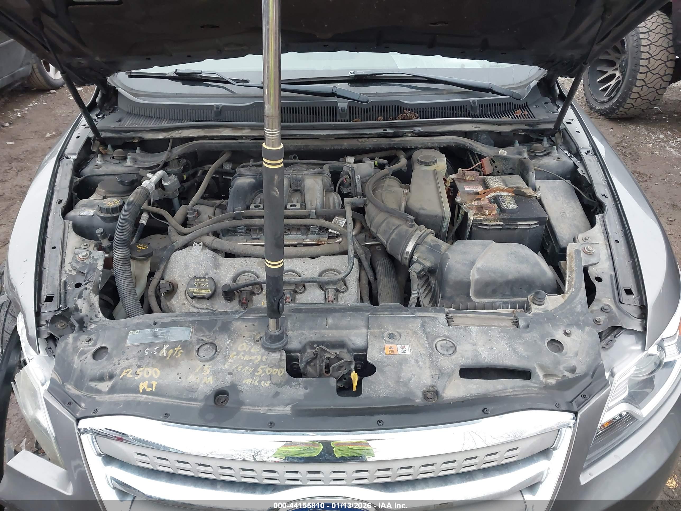 FORD TAURUS image 10