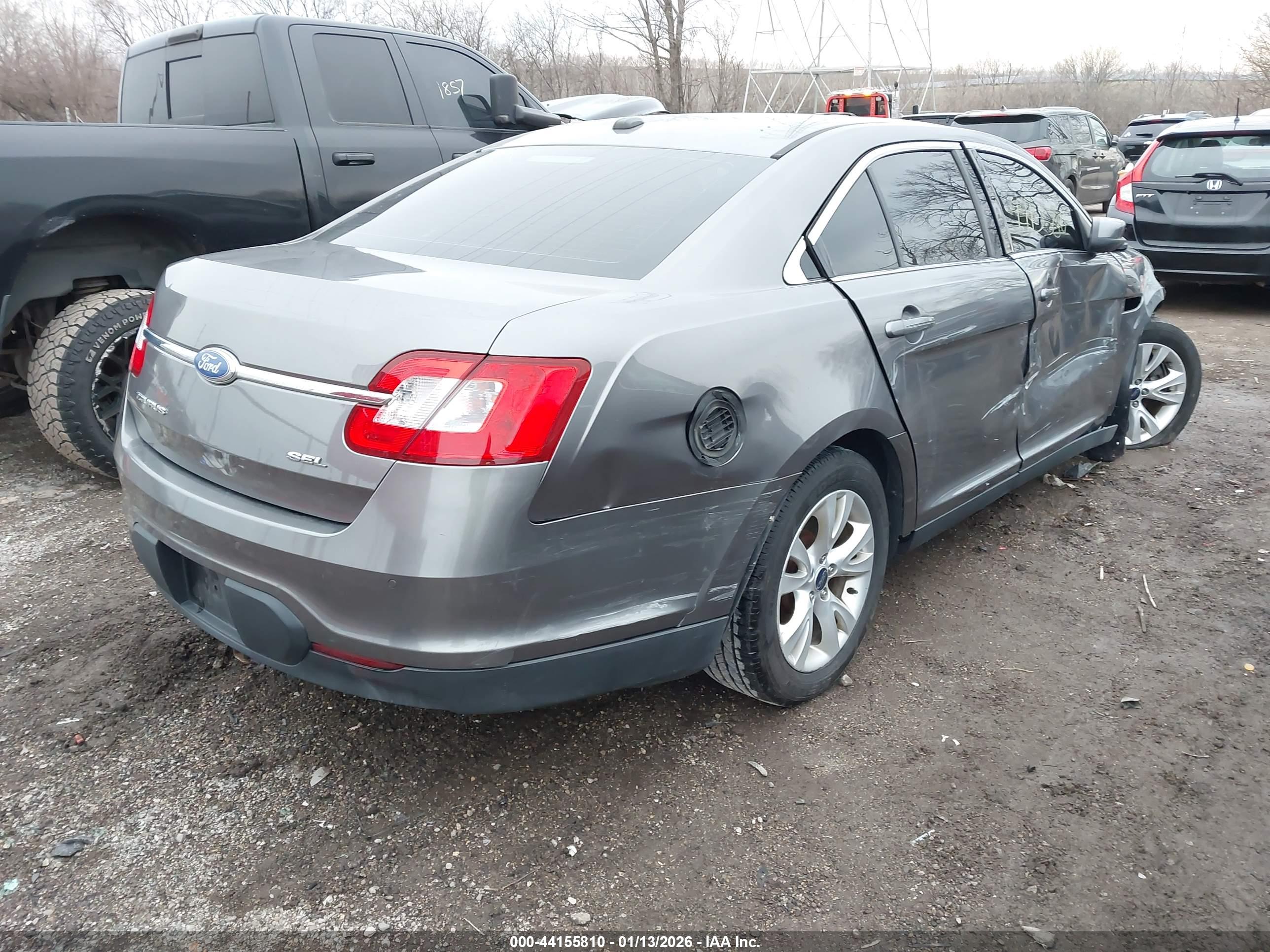 FORD TAURUS image 4