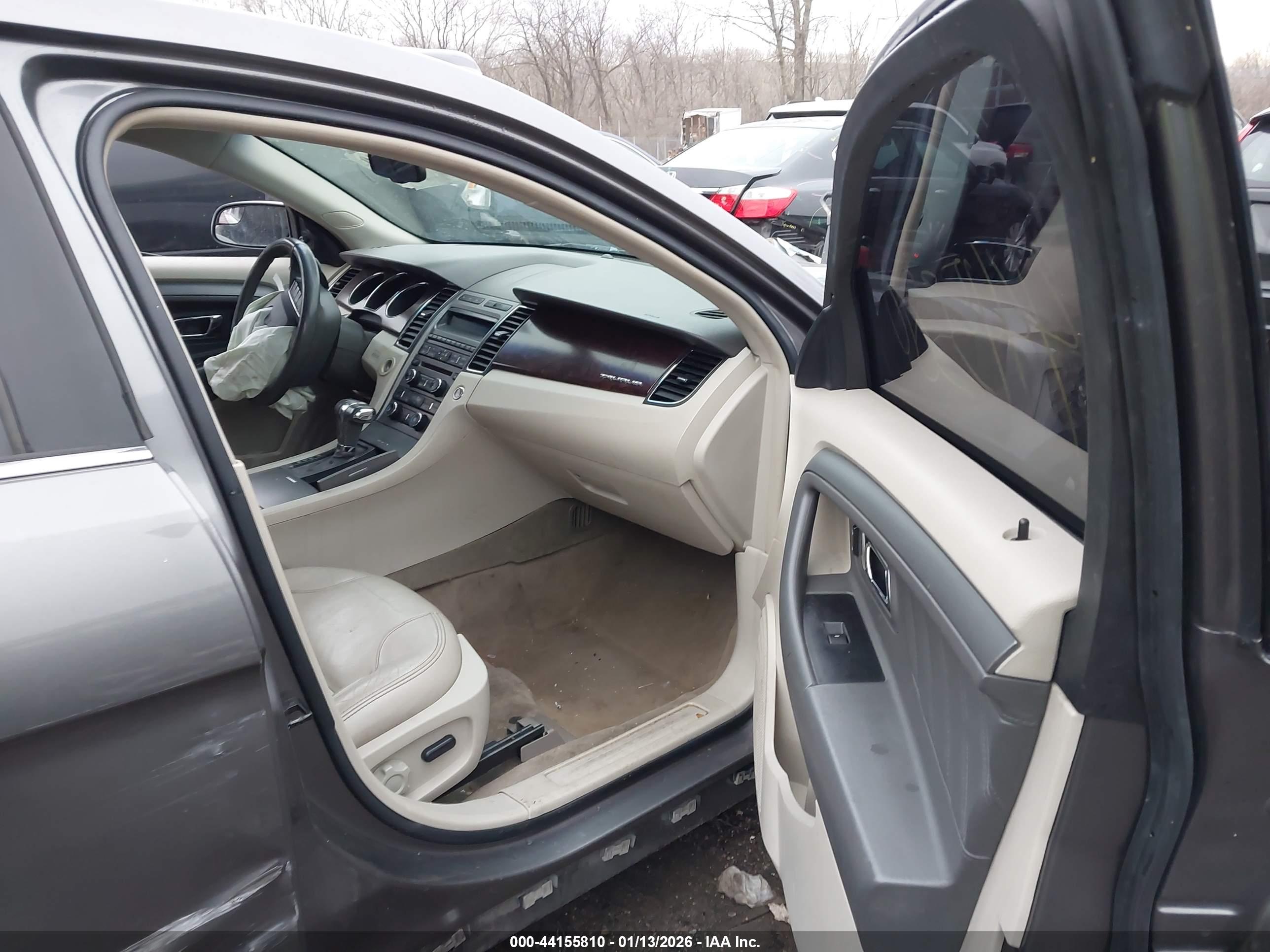 FORD TAURUS image 5