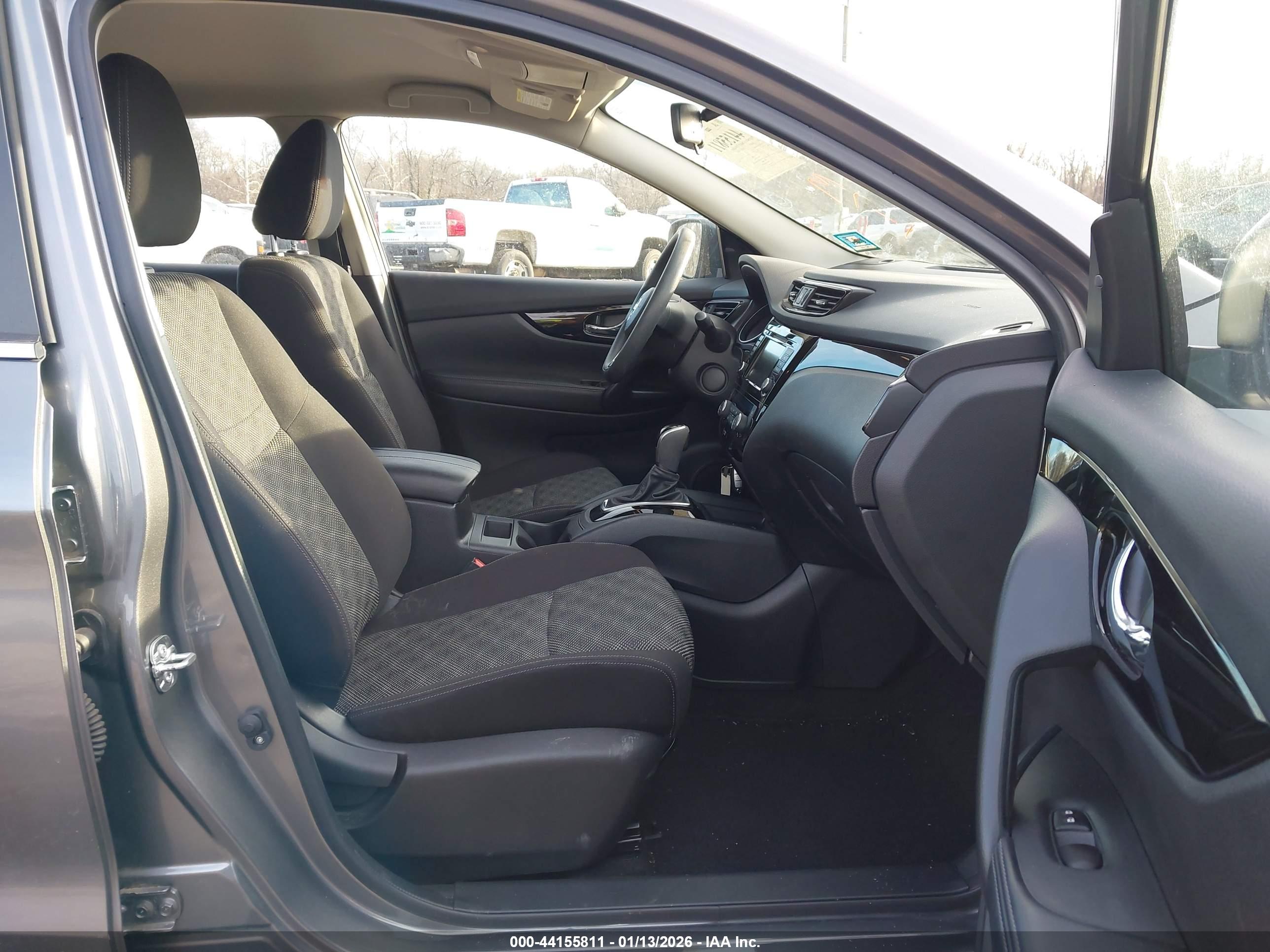 NISSAN ROGUE image 5