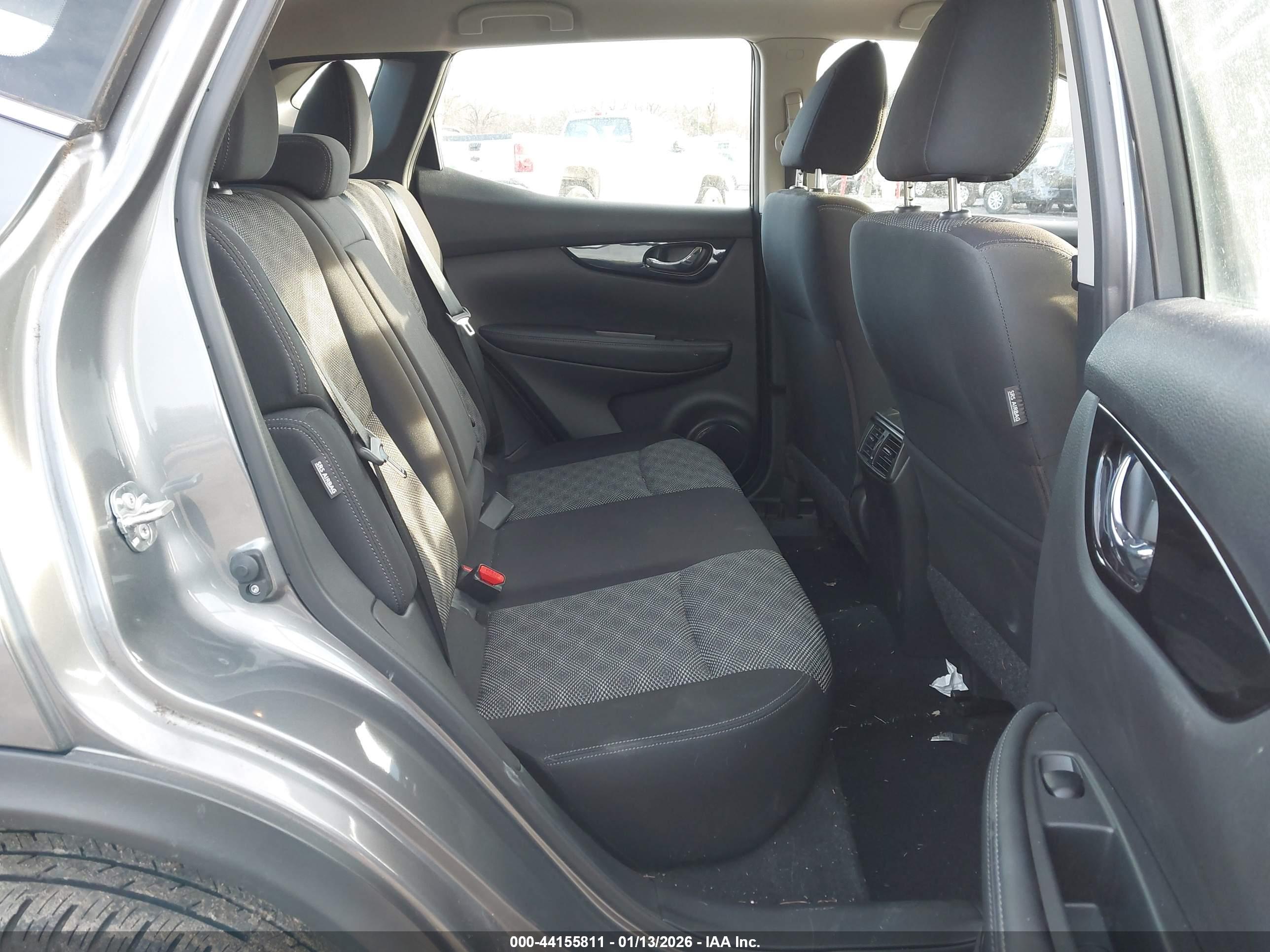 NISSAN ROGUE image 8