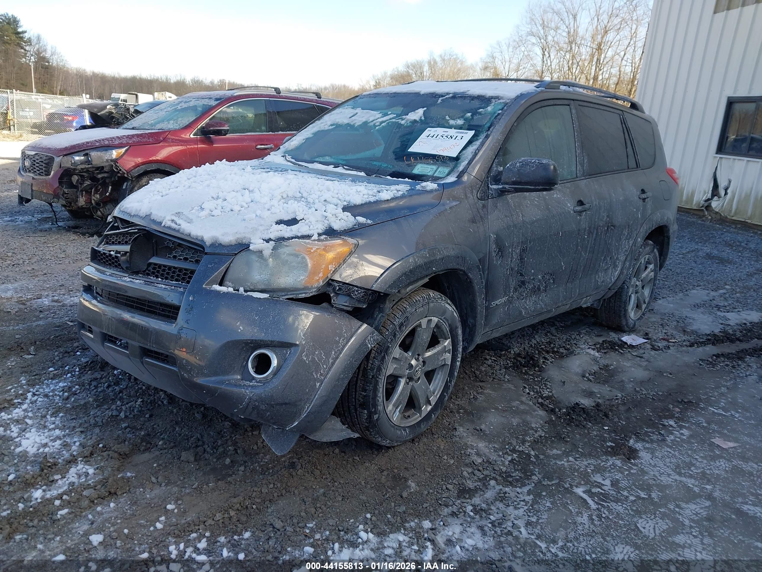 TOYOTA RAV4 image 2