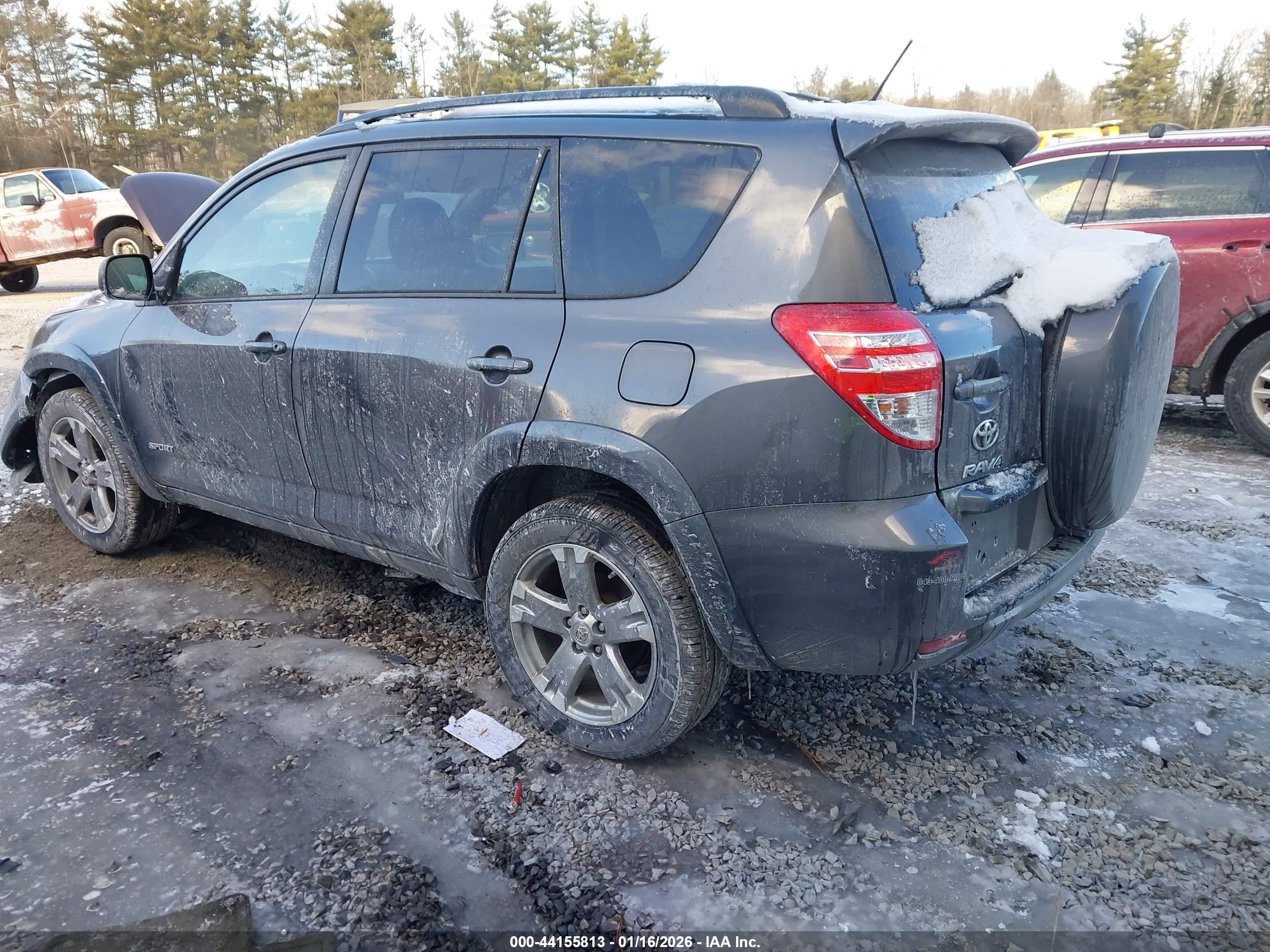 TOYOTA RAV4 image 3