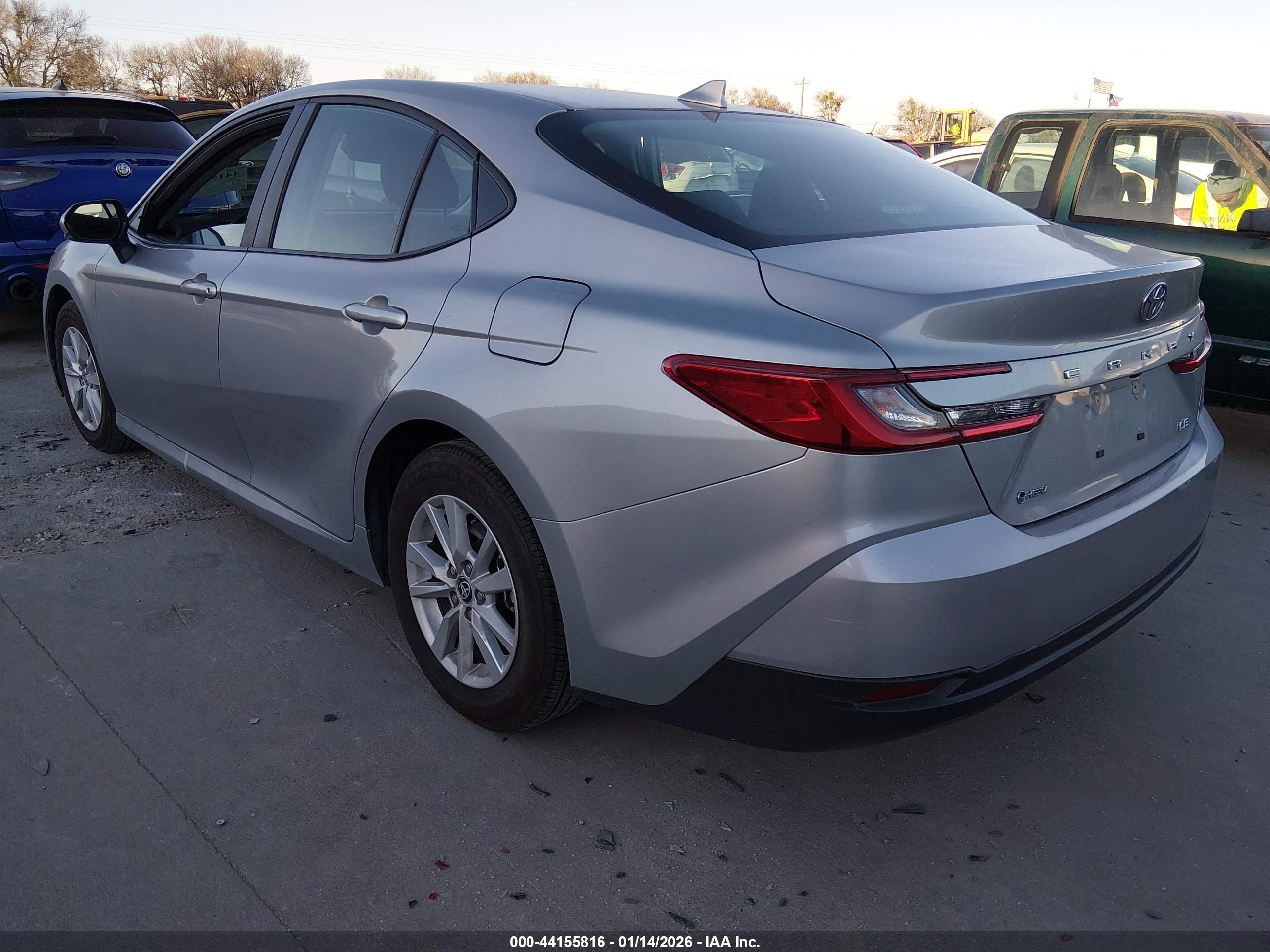TOYOTA CAMRY image 3