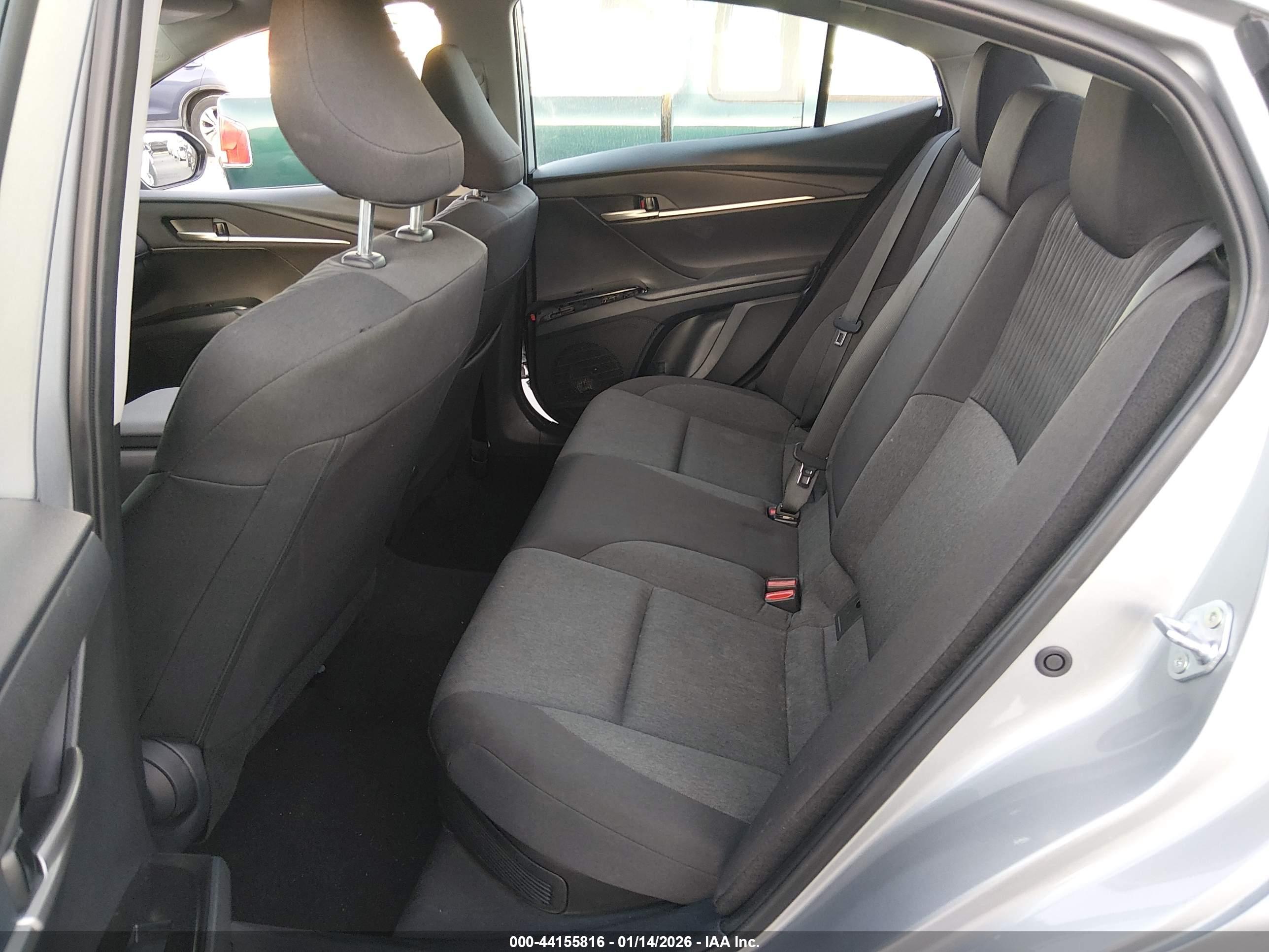 TOYOTA CAMRY image 8