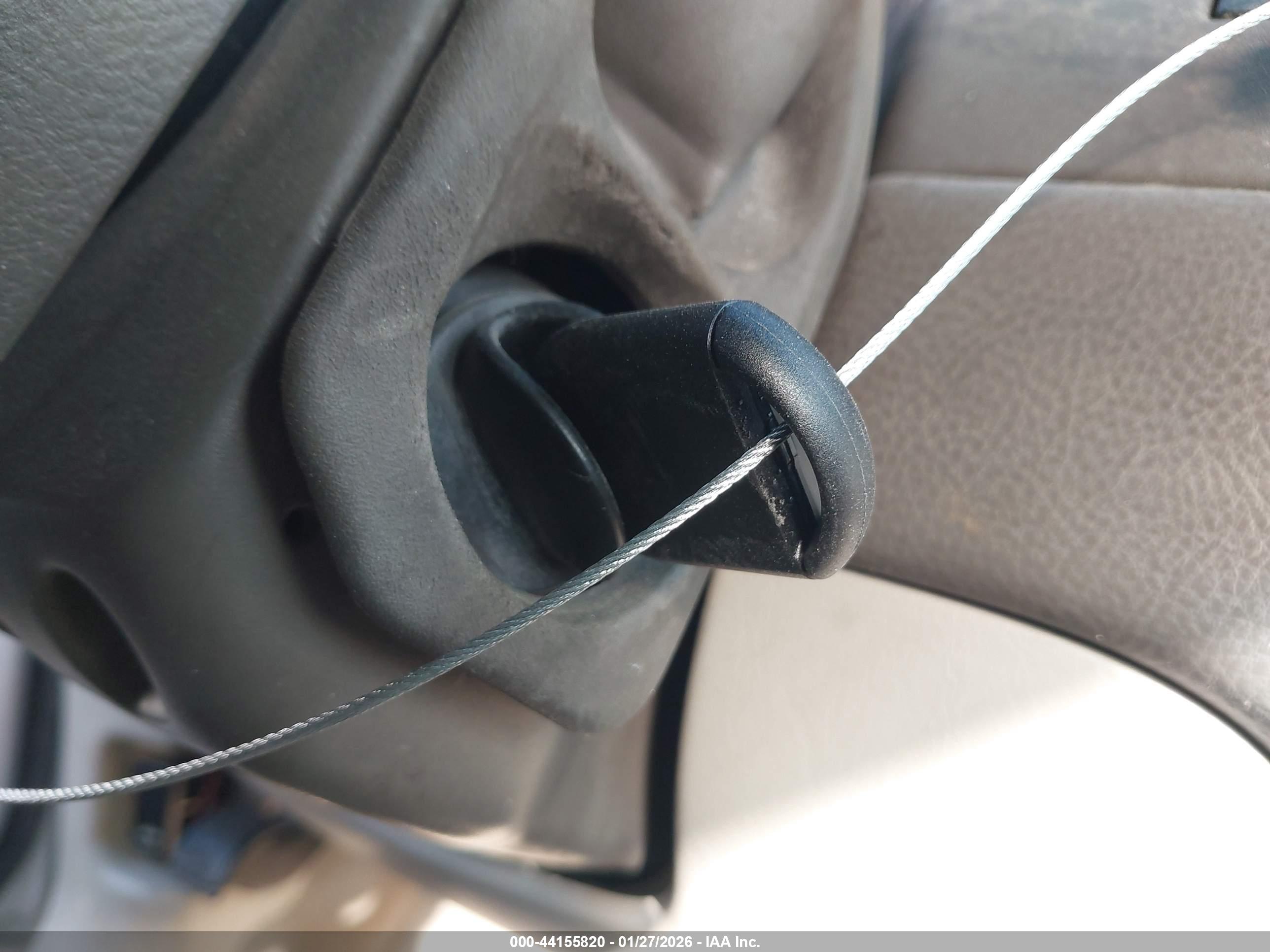LINCOLN TOWN image 11