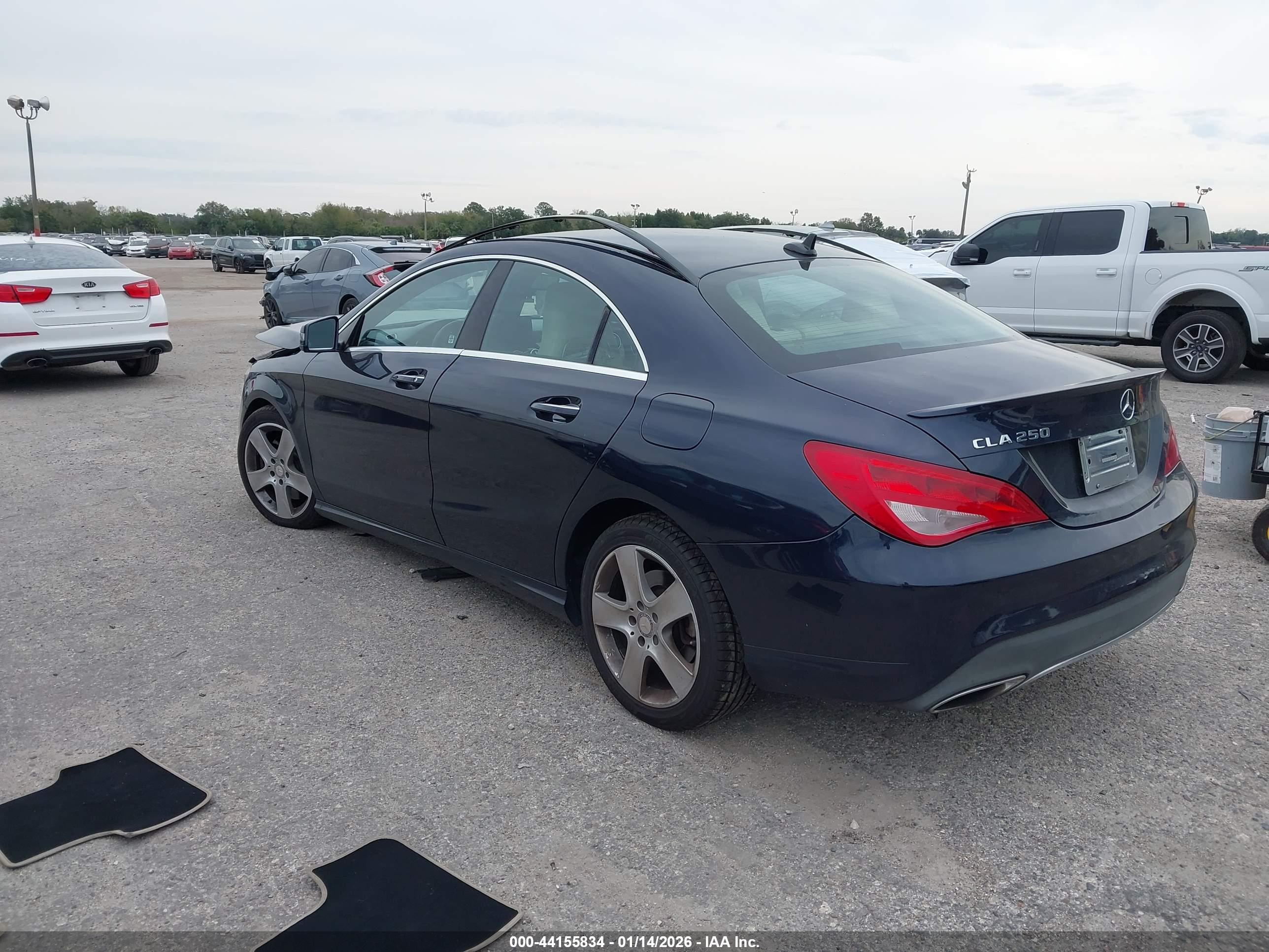 MERCEDES-BENZ CLA image 3