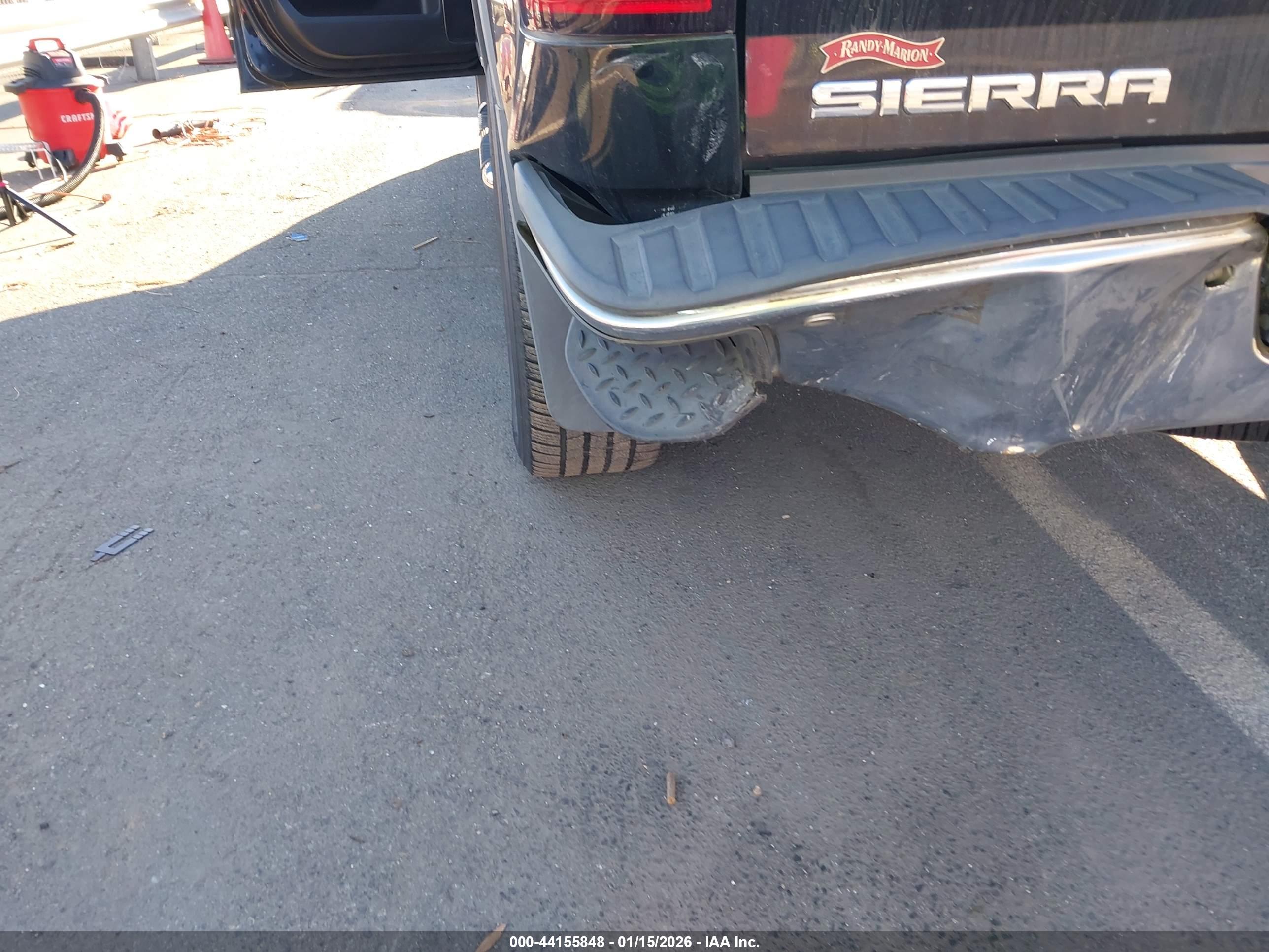 GMC SIERRA image 6