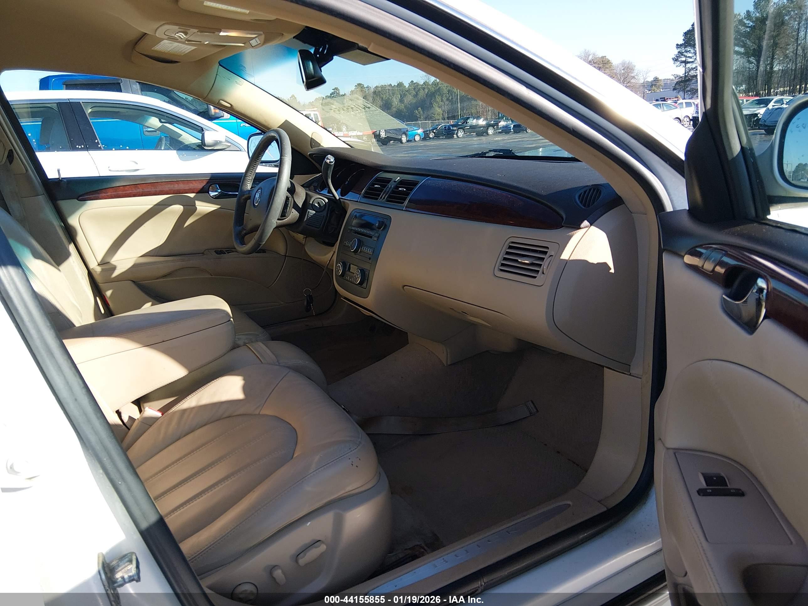 BUICK LUCERNE image 5