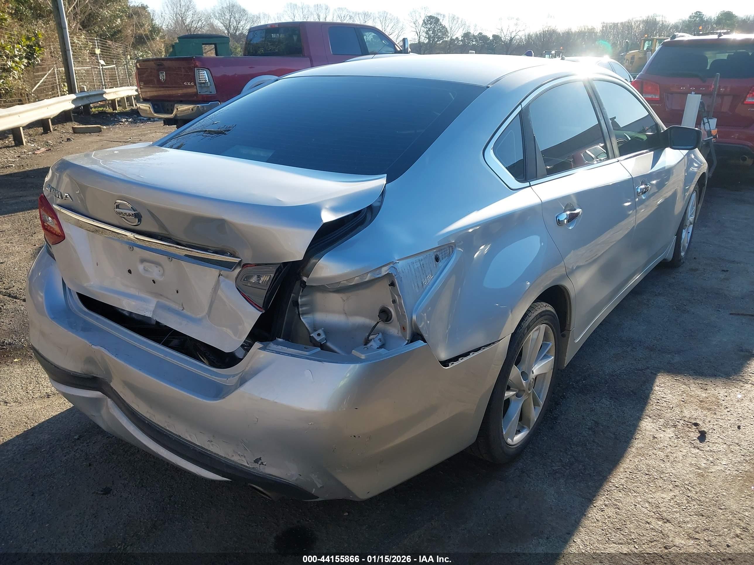 NISSAN ALTIMA image 4