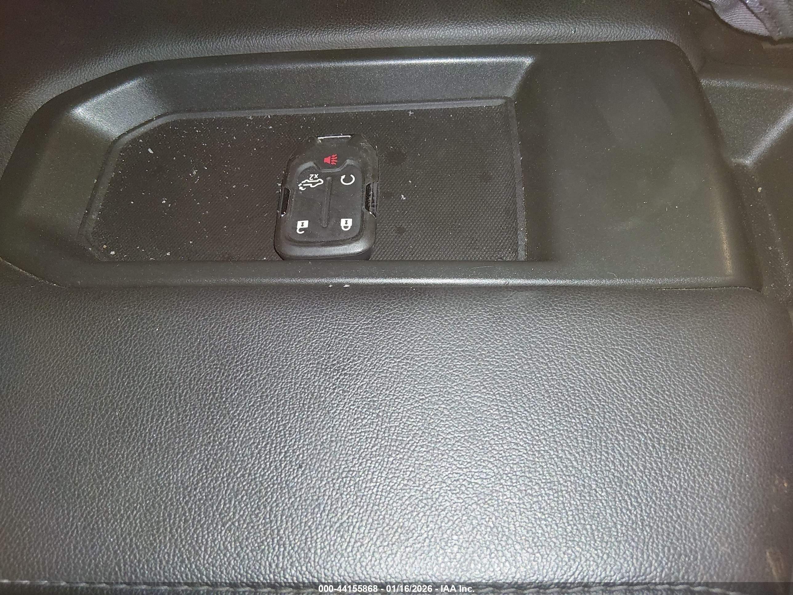 CHEVROLET SILVERADO image 11