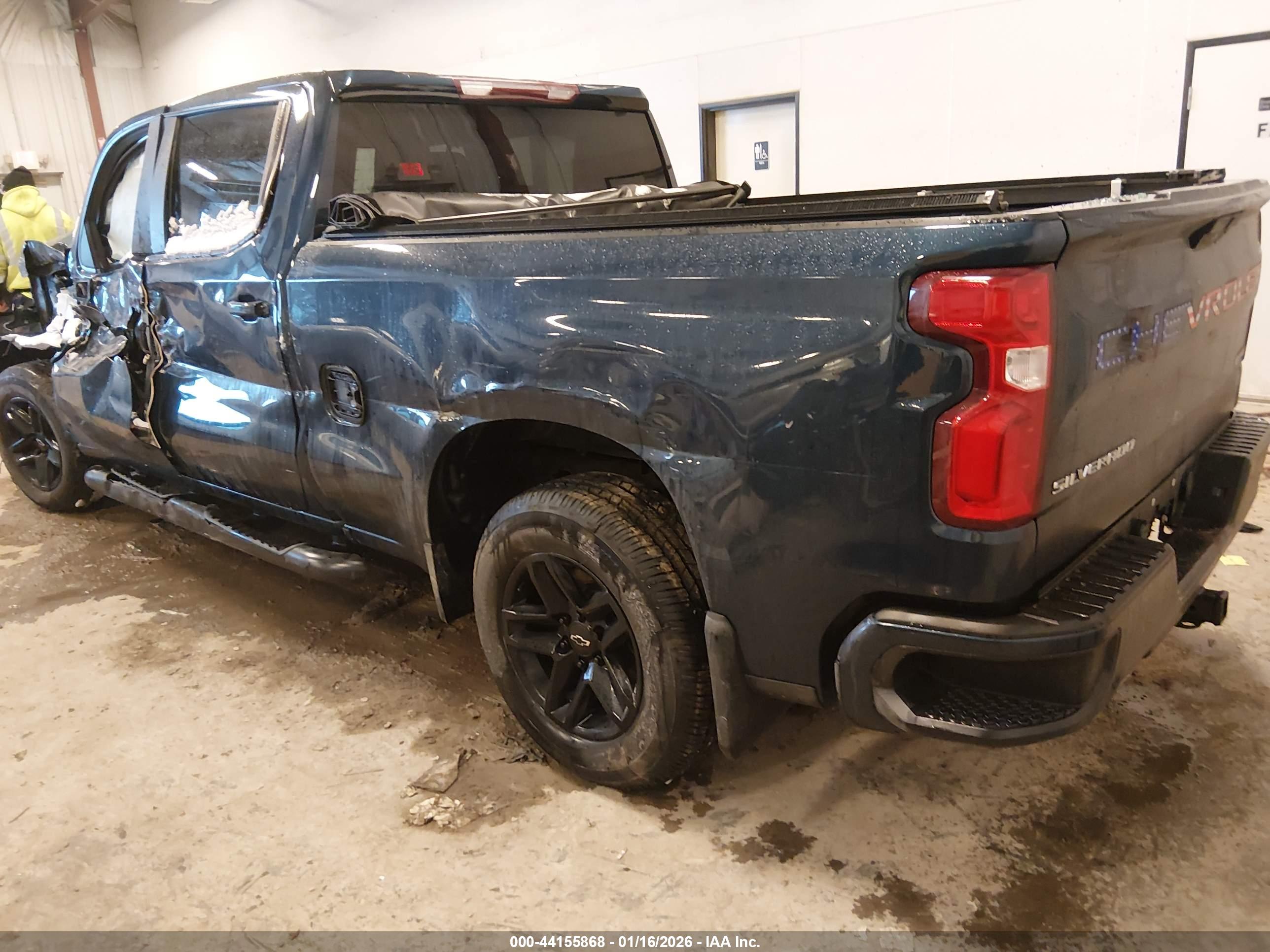 CHEVROLET SILVERADO image 3
