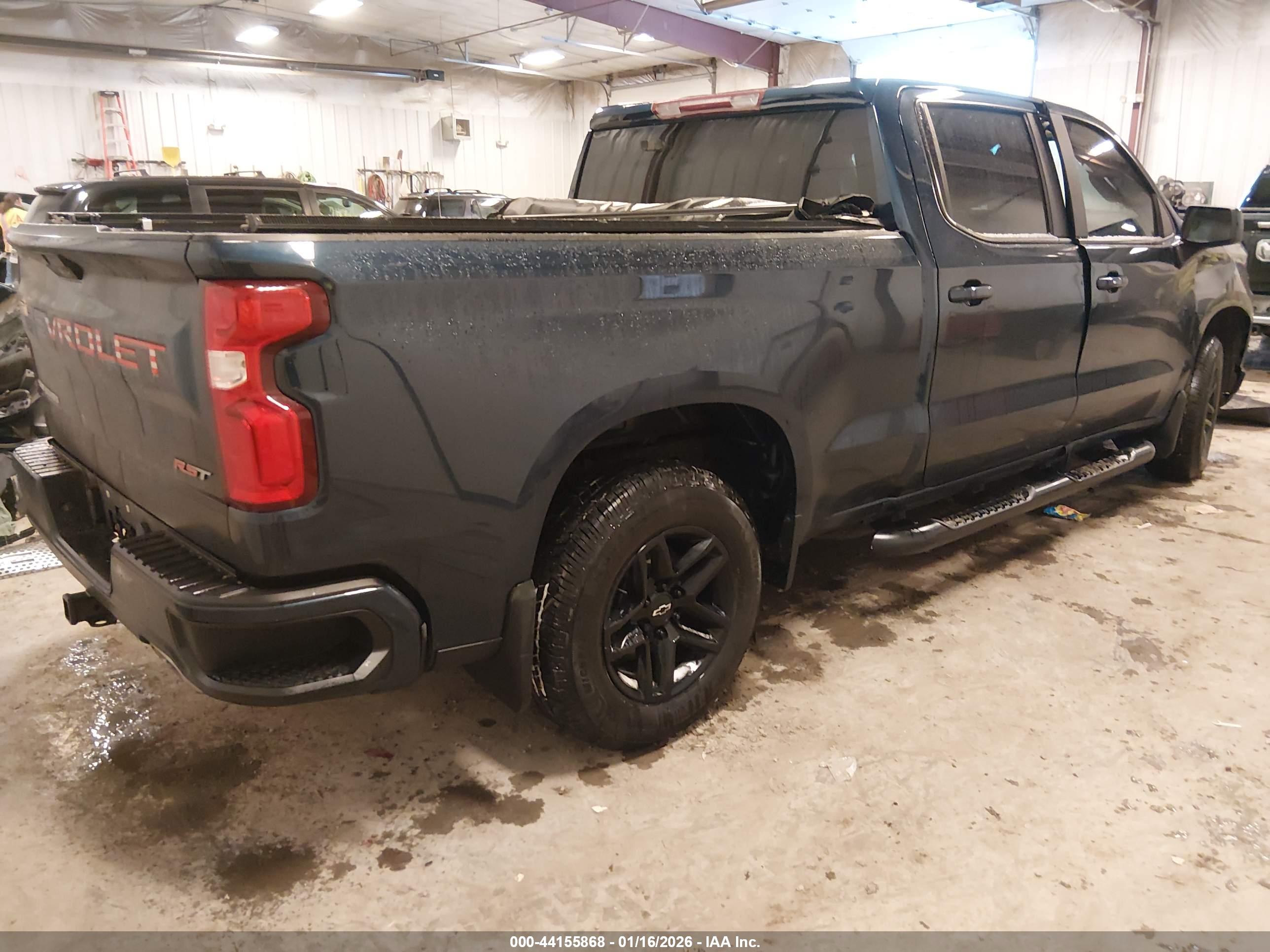 CHEVROLET SILVERADO image 4