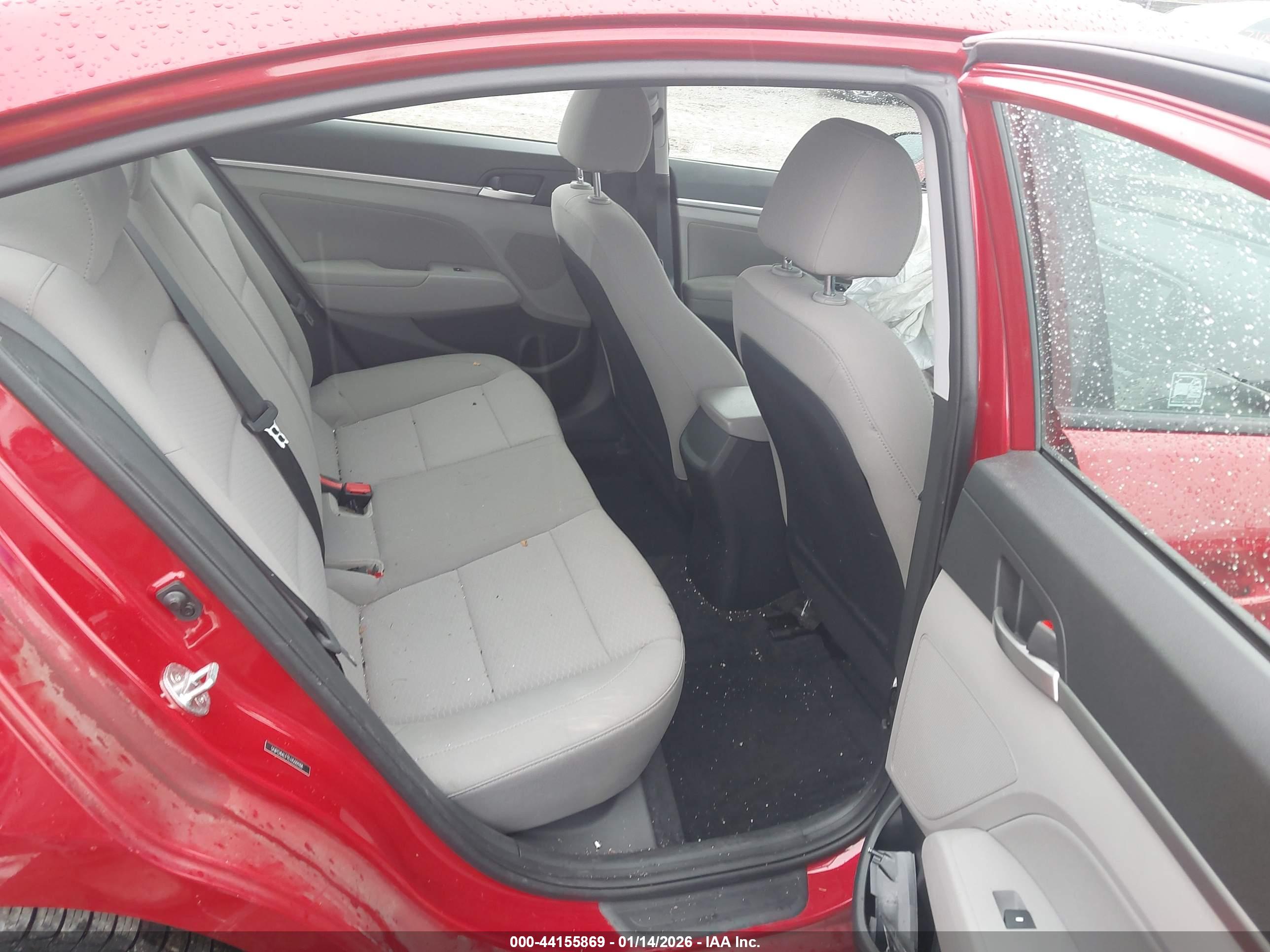 HYUNDAI ELANTRA image 8