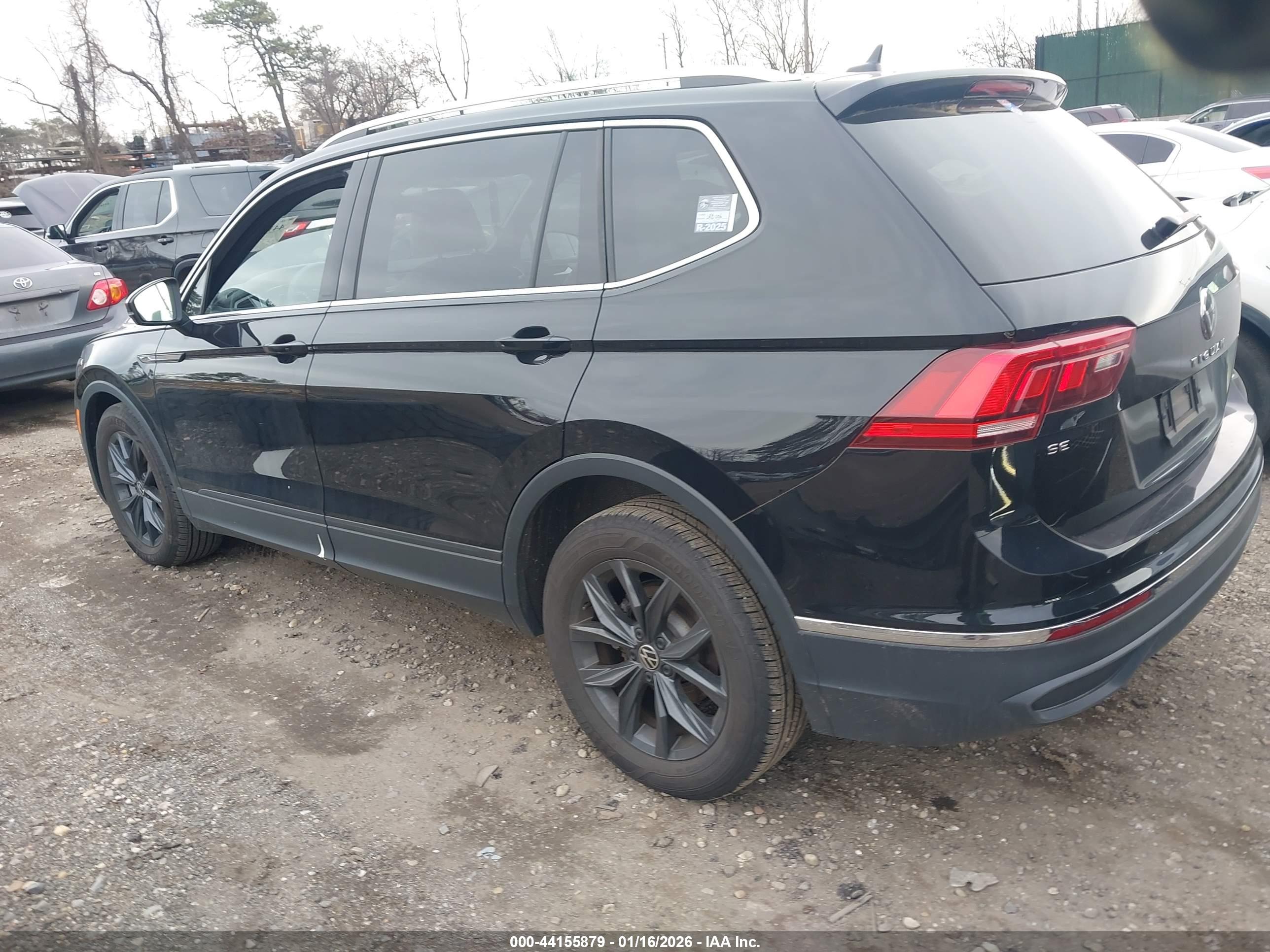 VOLKSWAGEN TIGUAN image 3