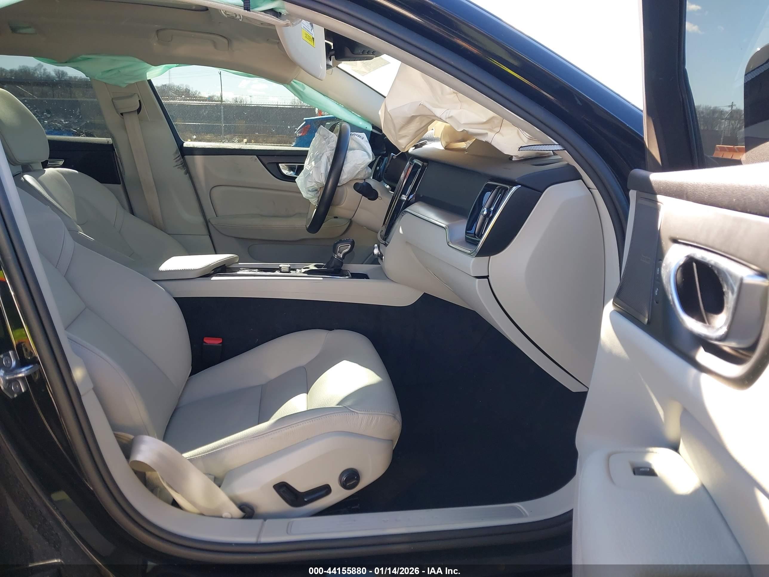 VOLVO S60 image 5