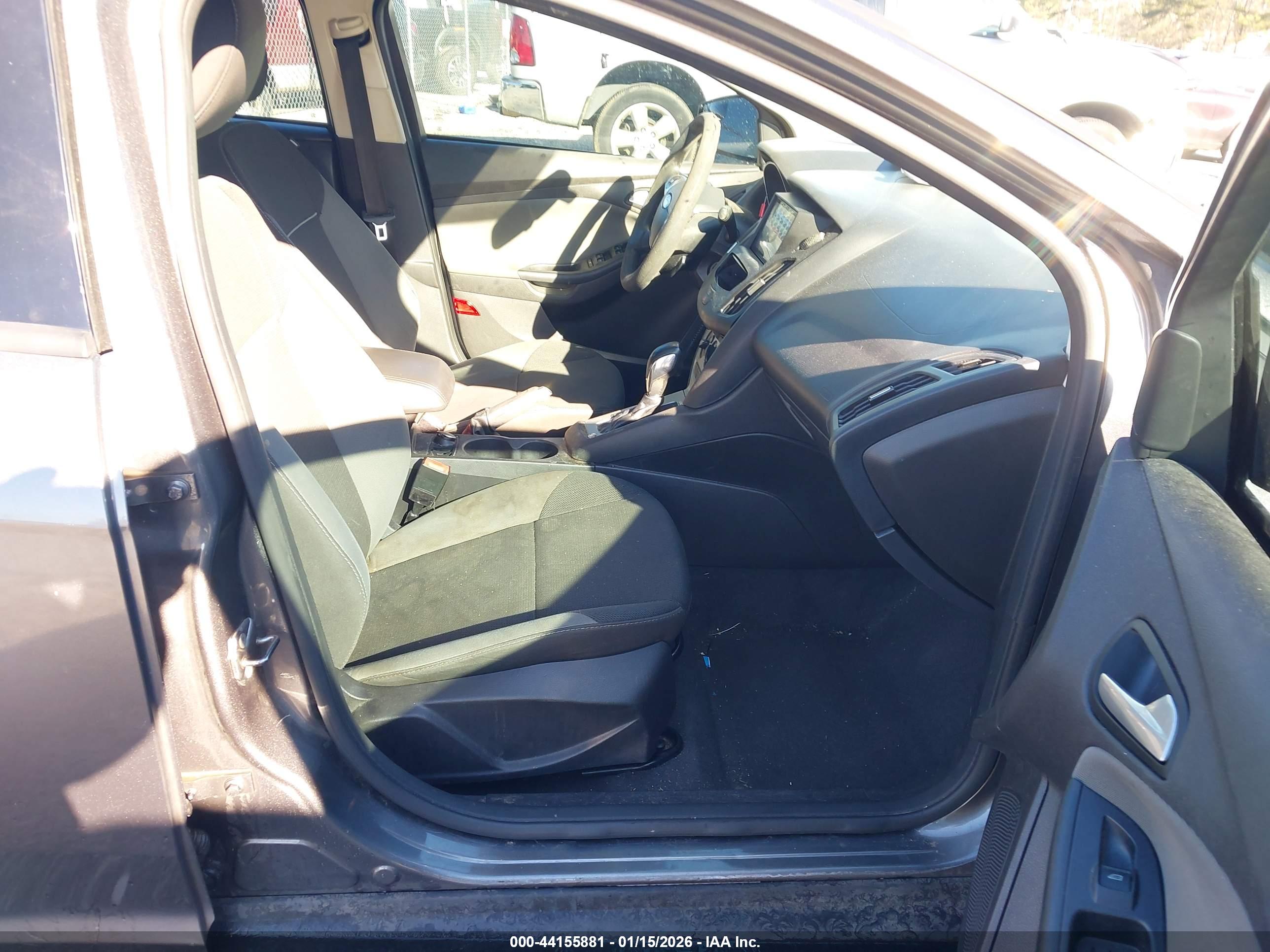 FORD FOCUS image 5