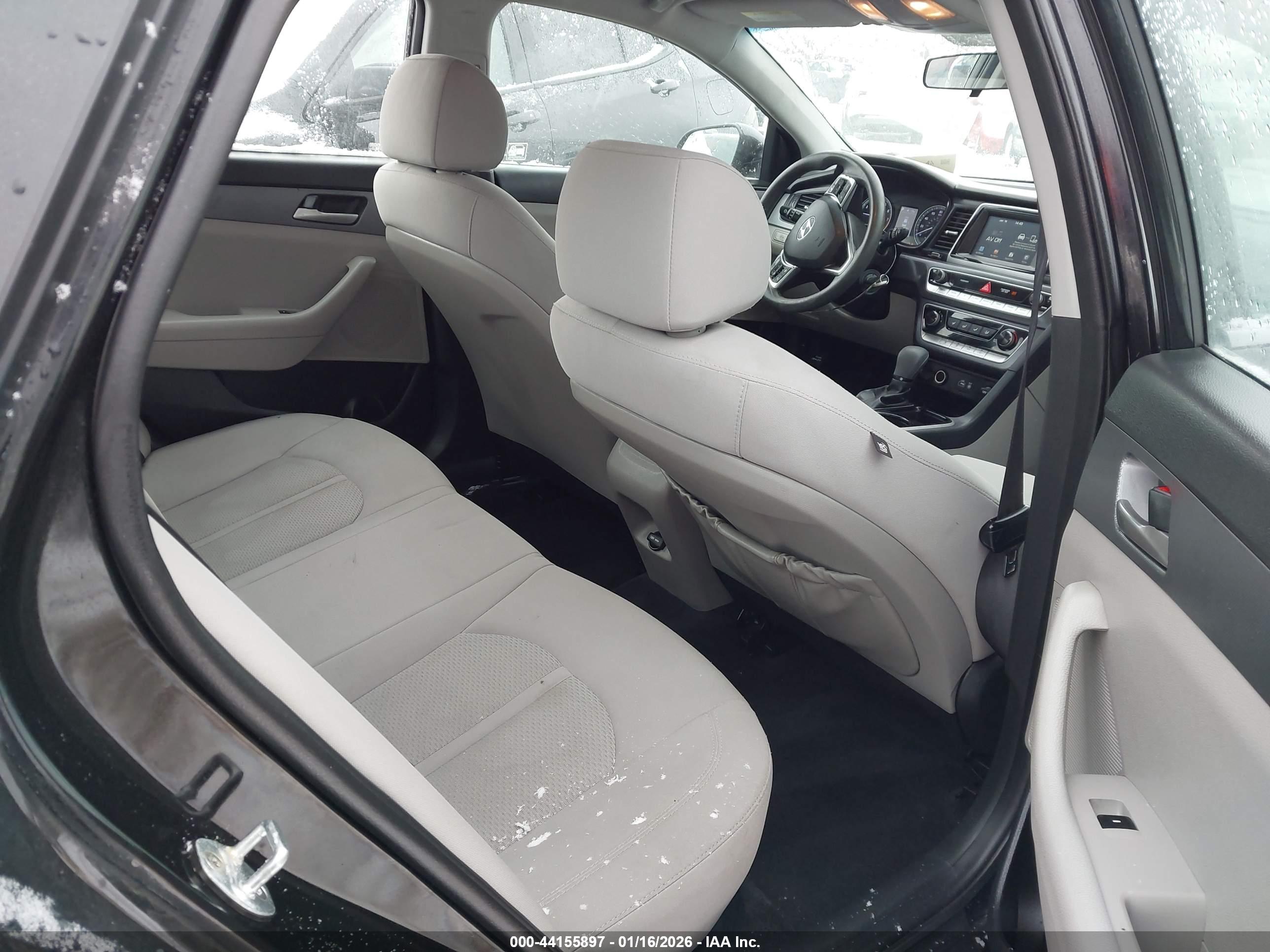 HYUNDAI SONATA image 8
