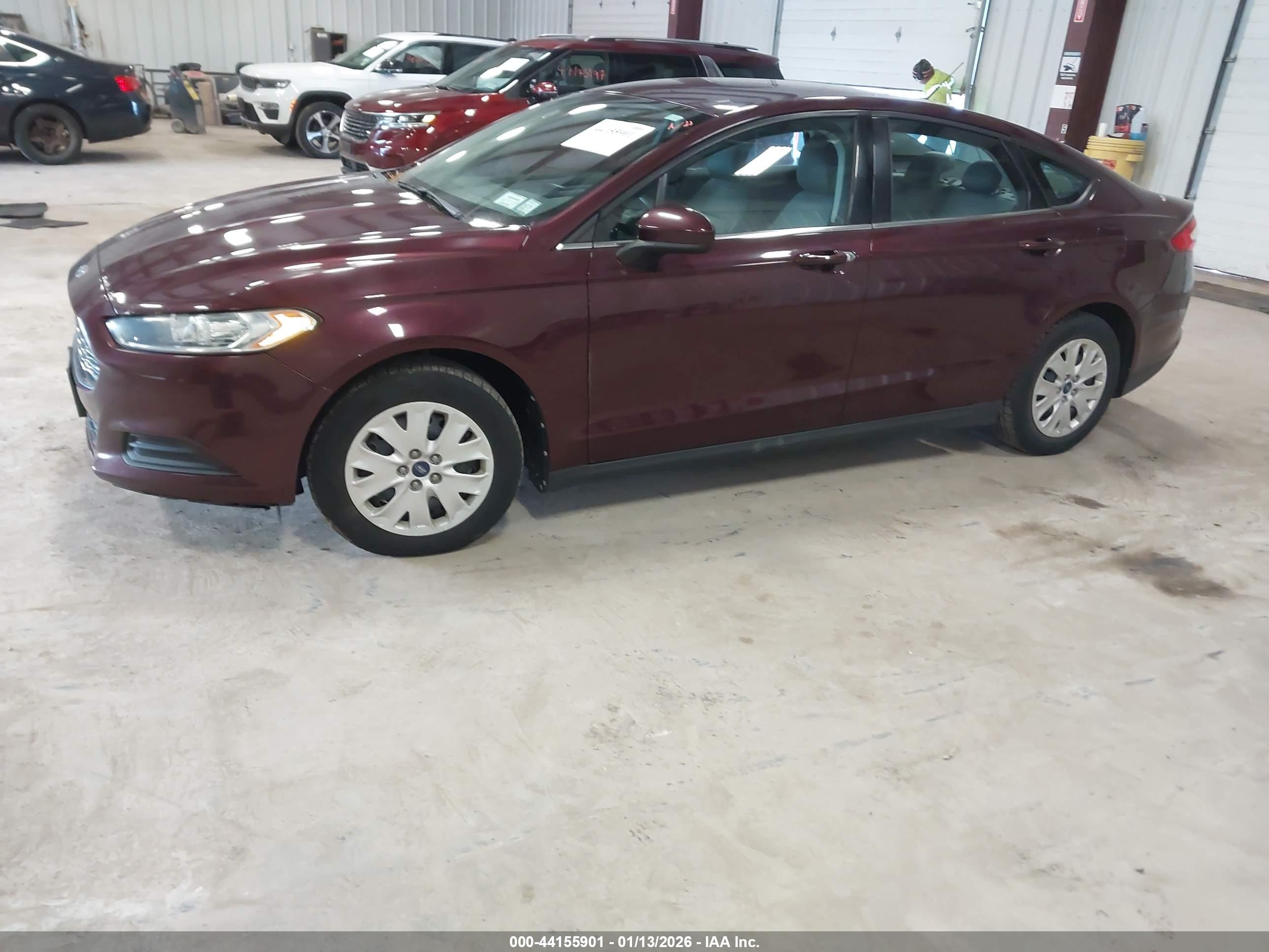 FORD FUSION image 2