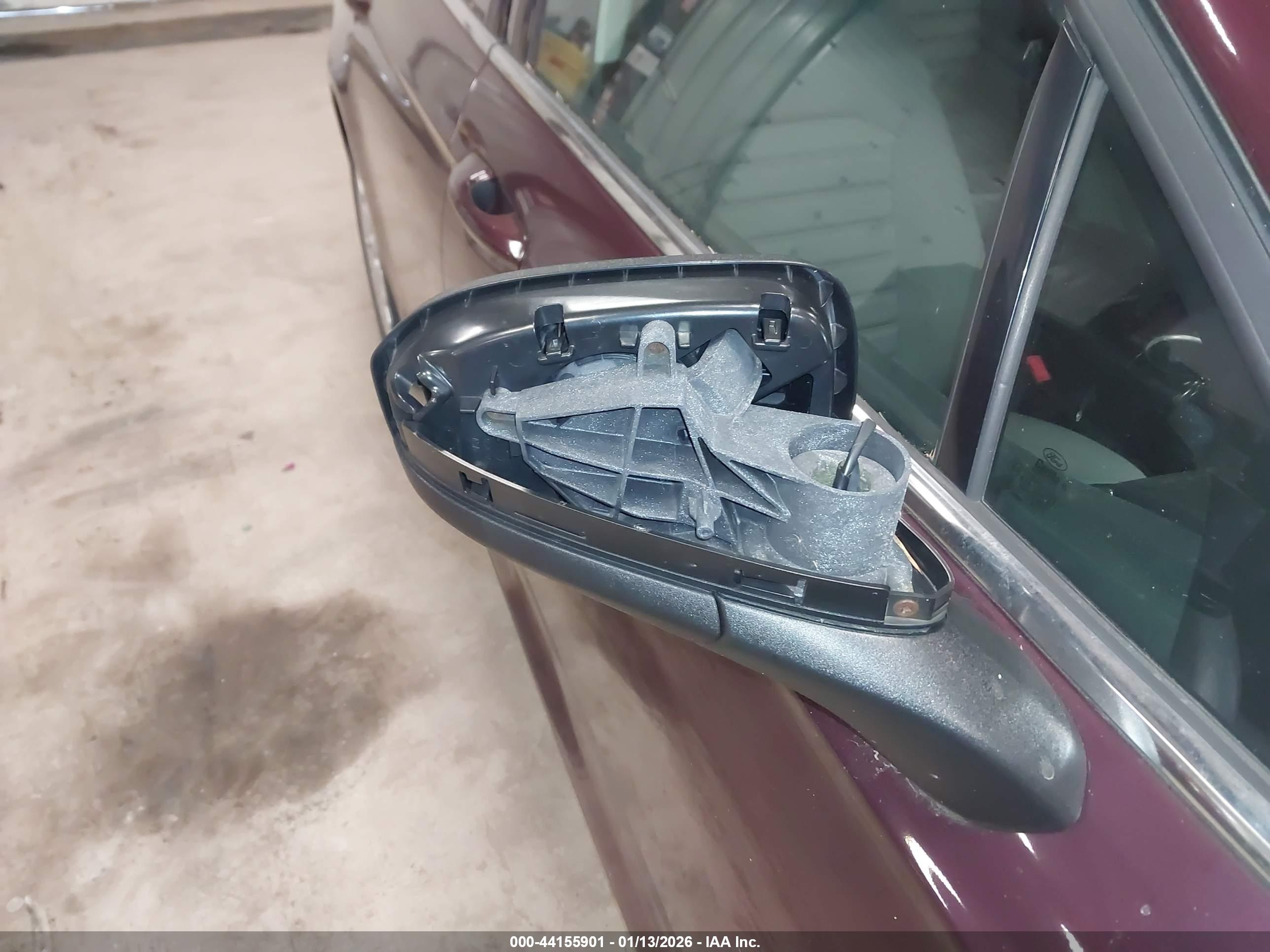 FORD FUSION image 6