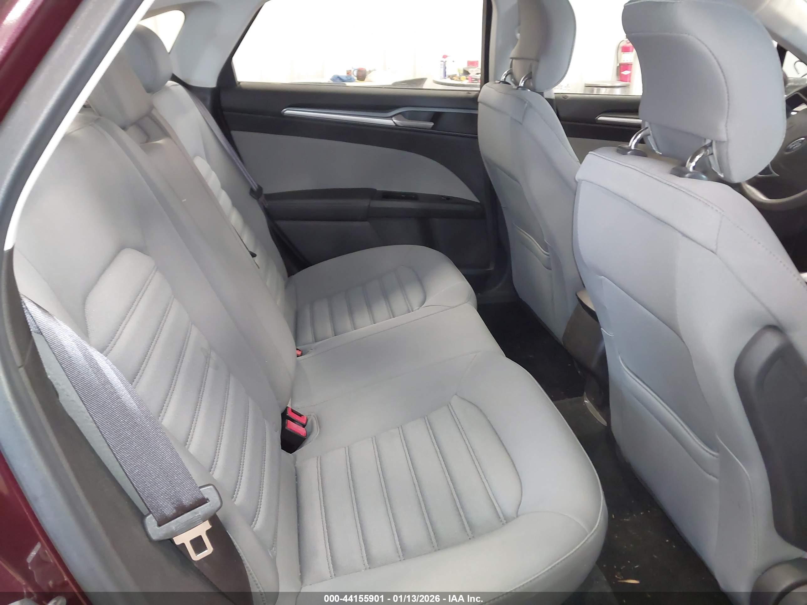 FORD FUSION image 8