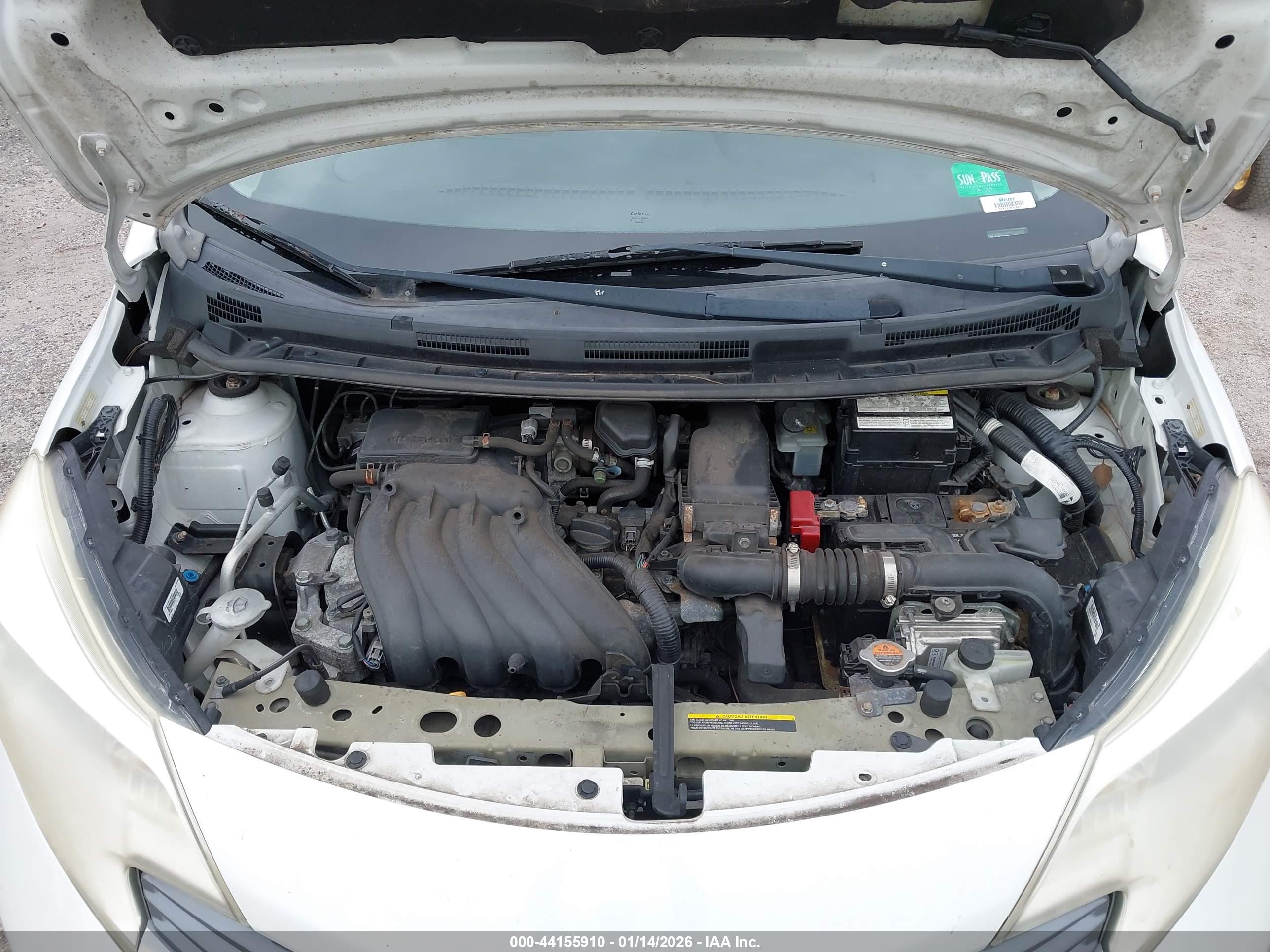 NISSAN VERSA image 10
