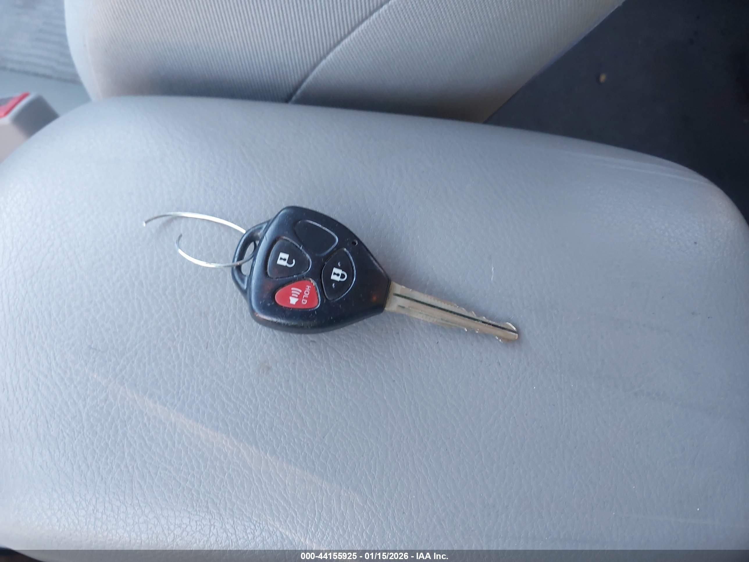 TOYOTA RAV4 image 11