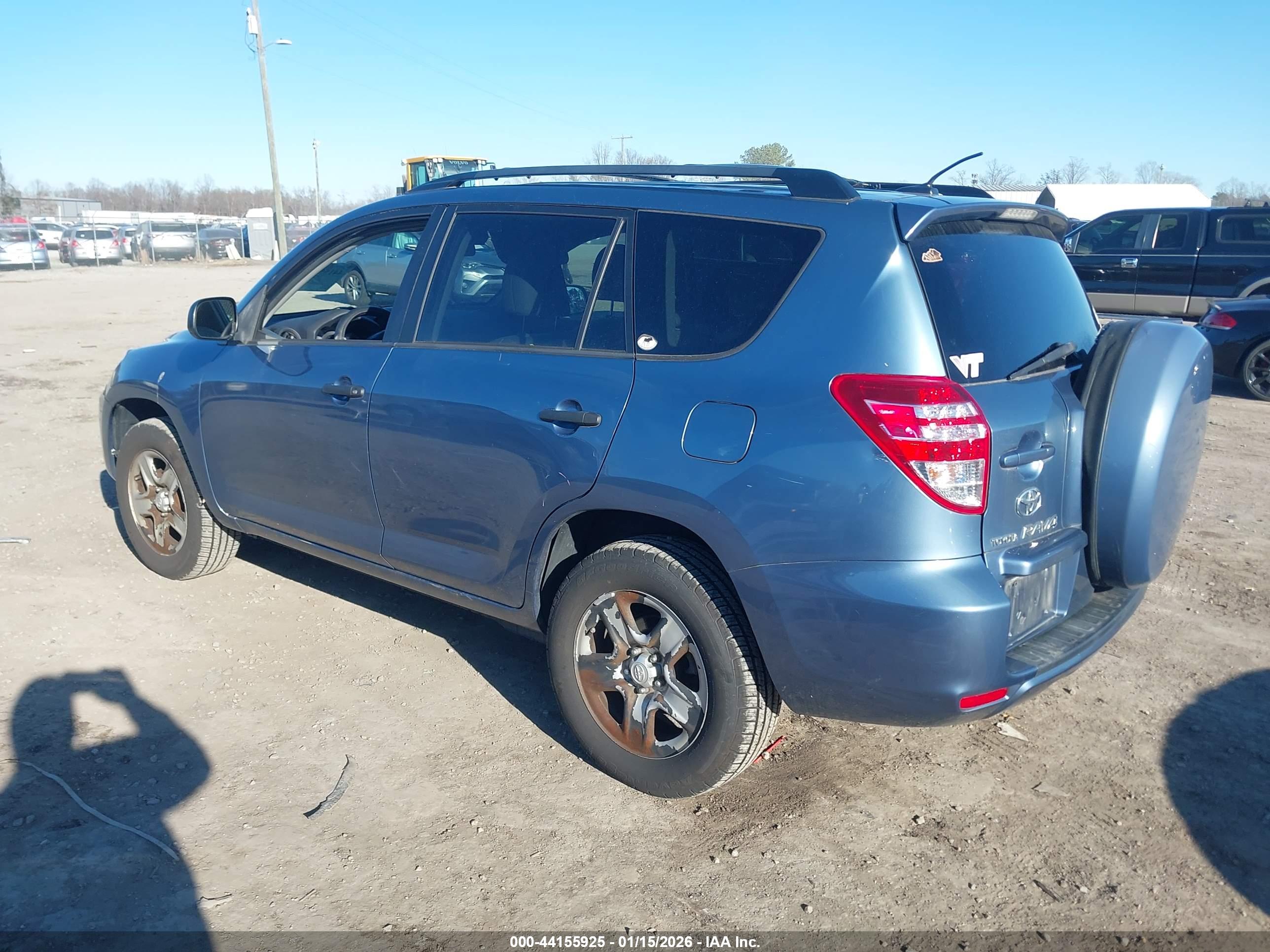 TOYOTA RAV4 image 3