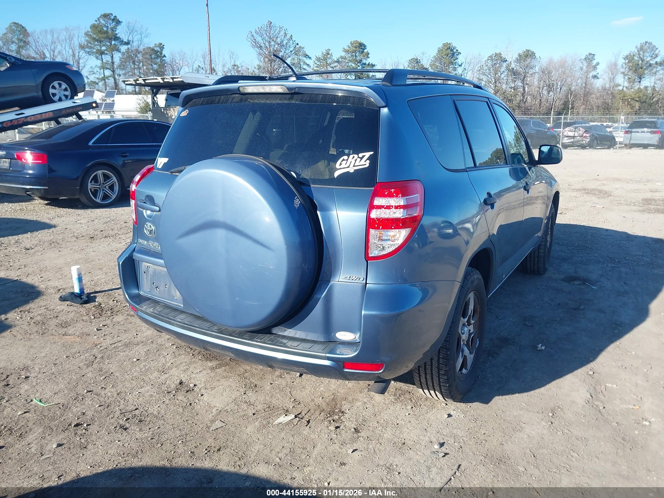TOYOTA RAV4 image 4
