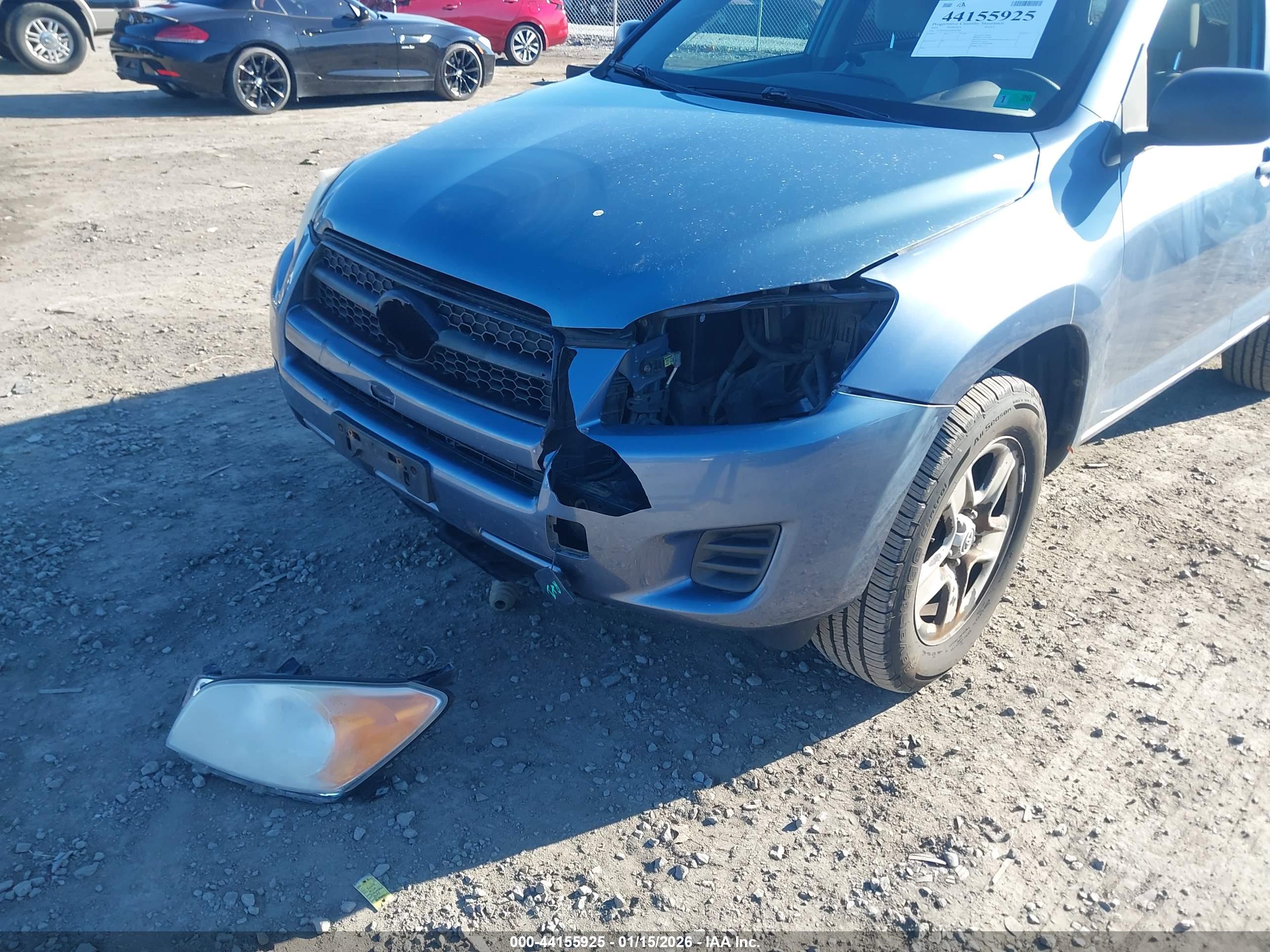 TOYOTA RAV4 image 6