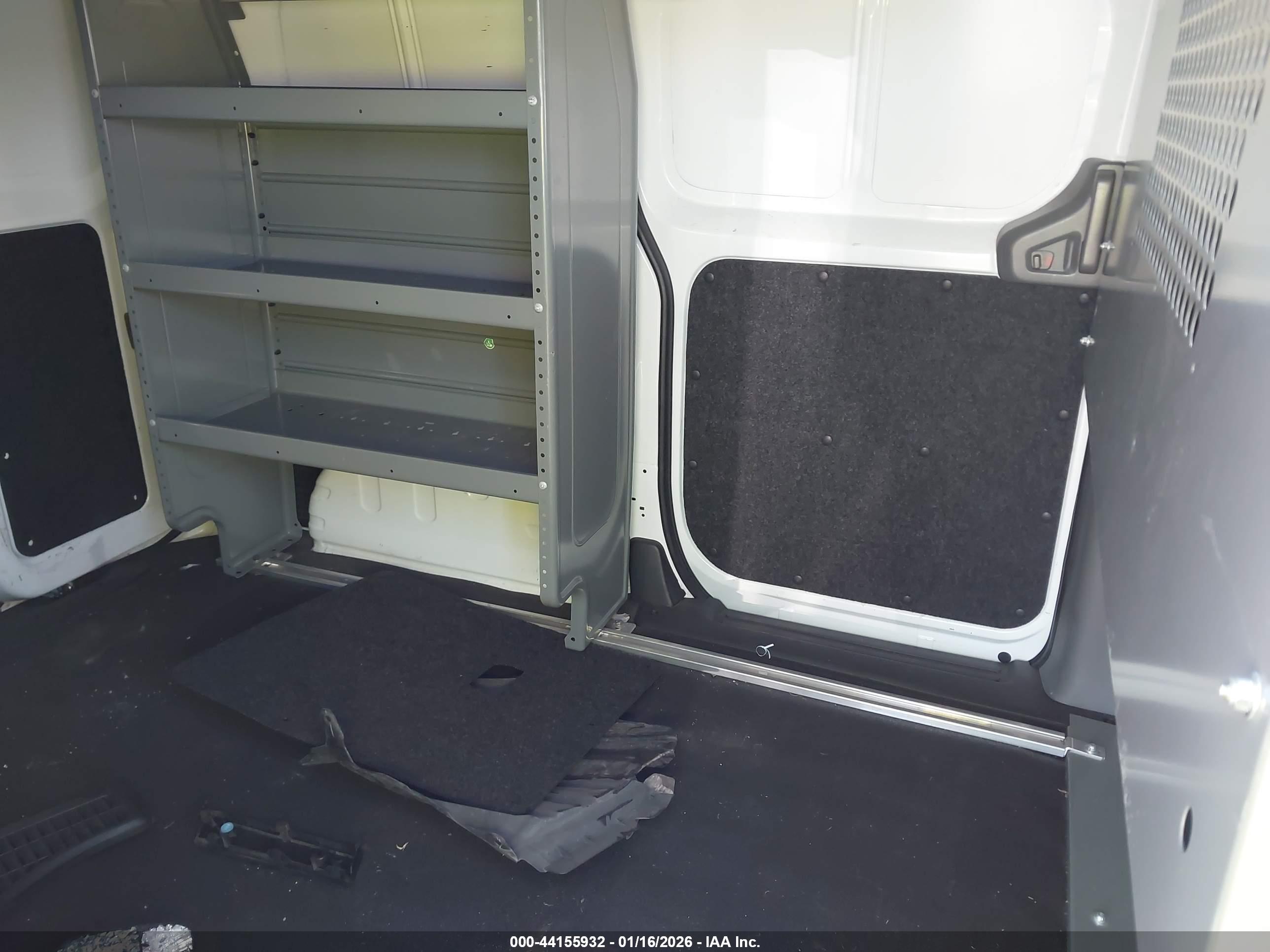 NISSAN NV200 image 8