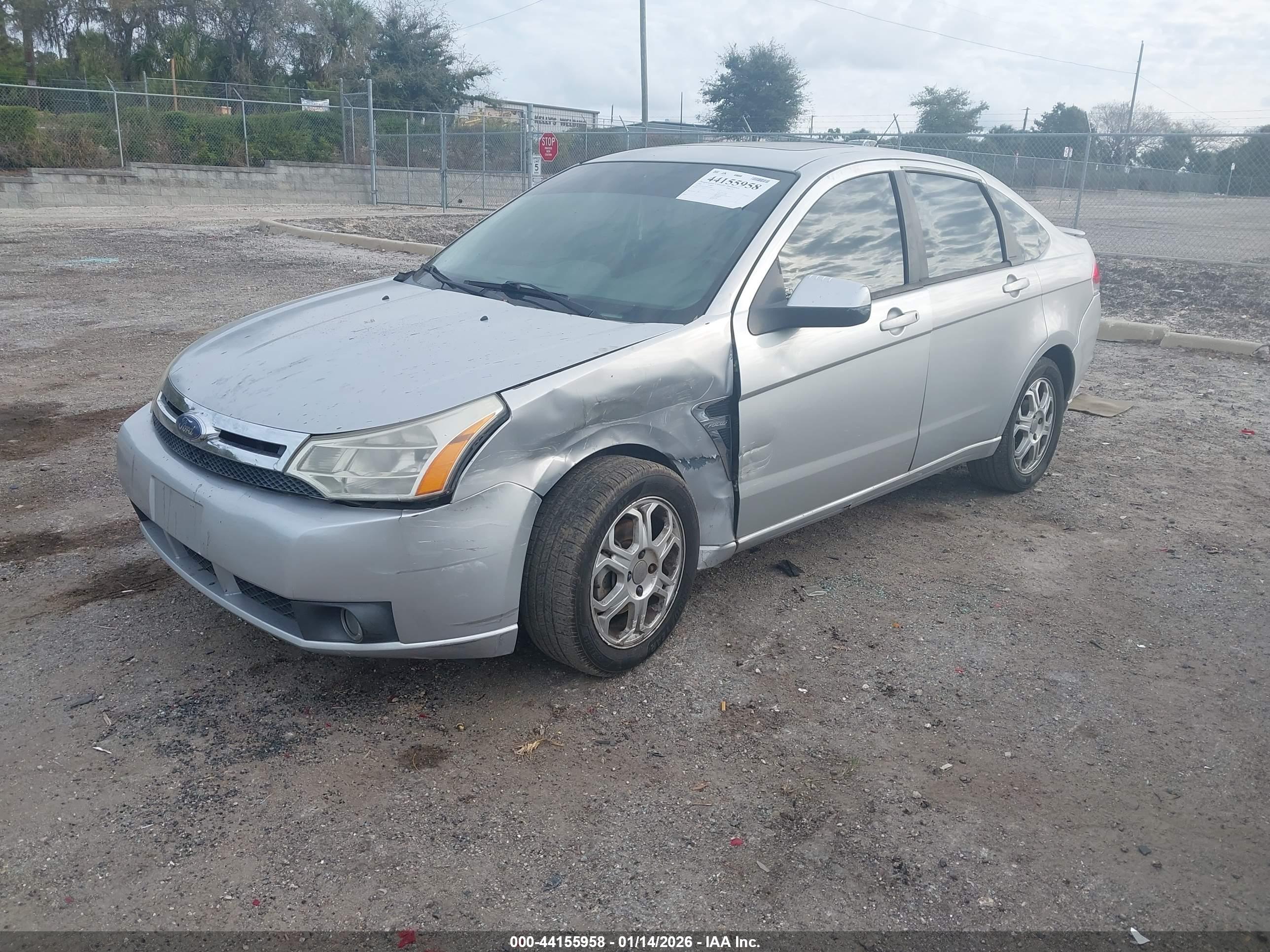 FORD FOCUS image 2