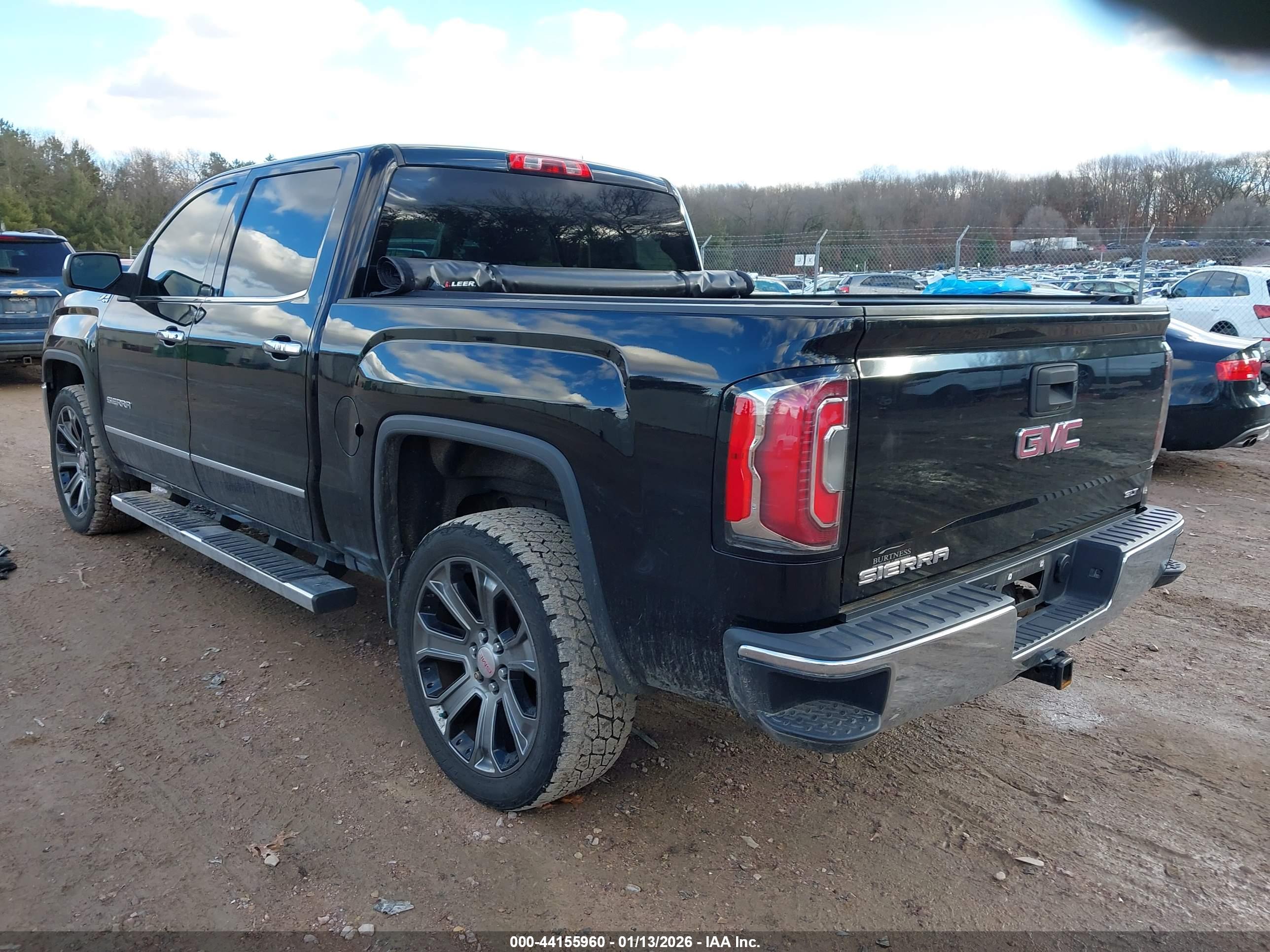 GMC SIERRA image 3