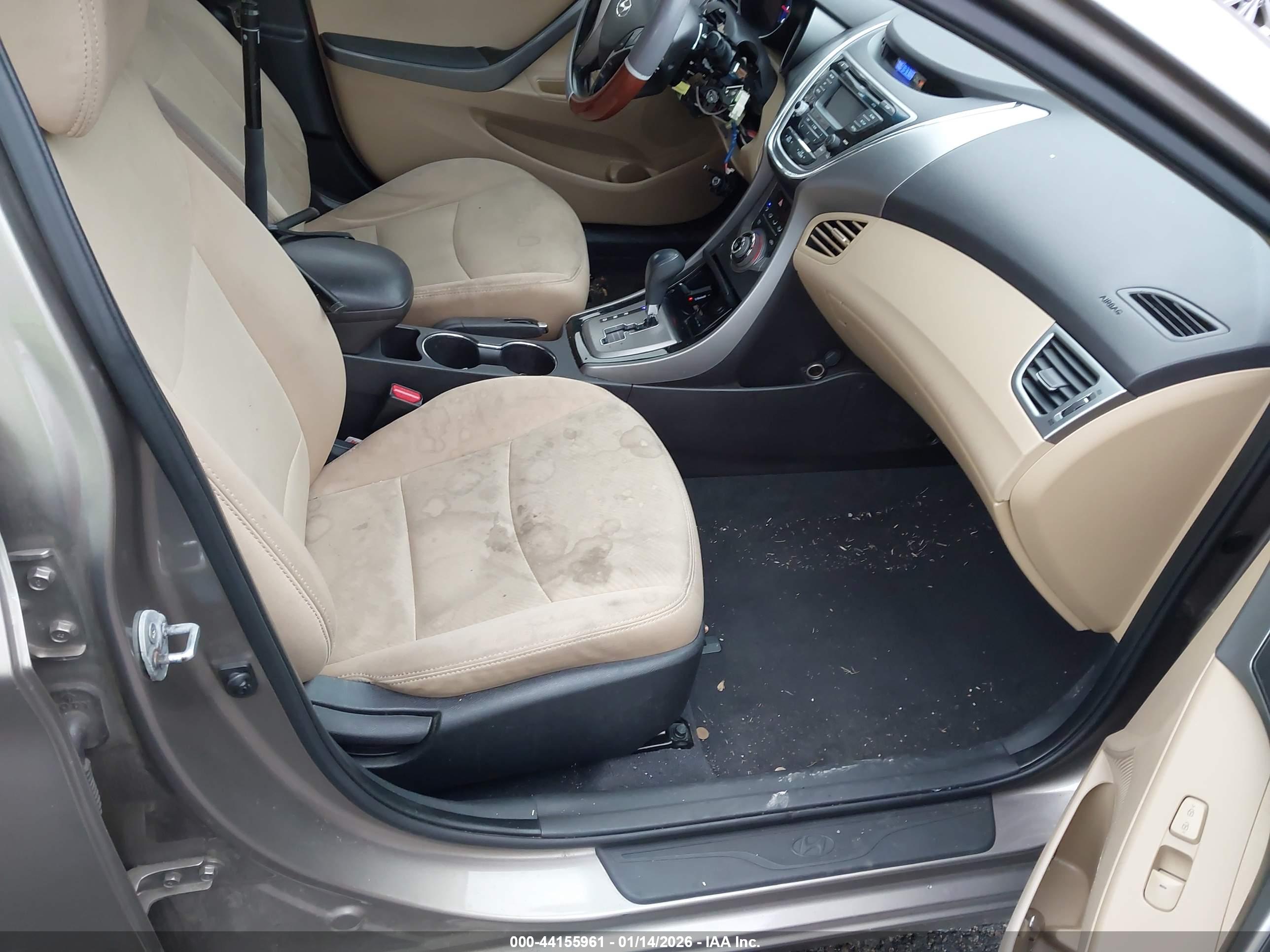 HYUNDAI ELANTRA image 5