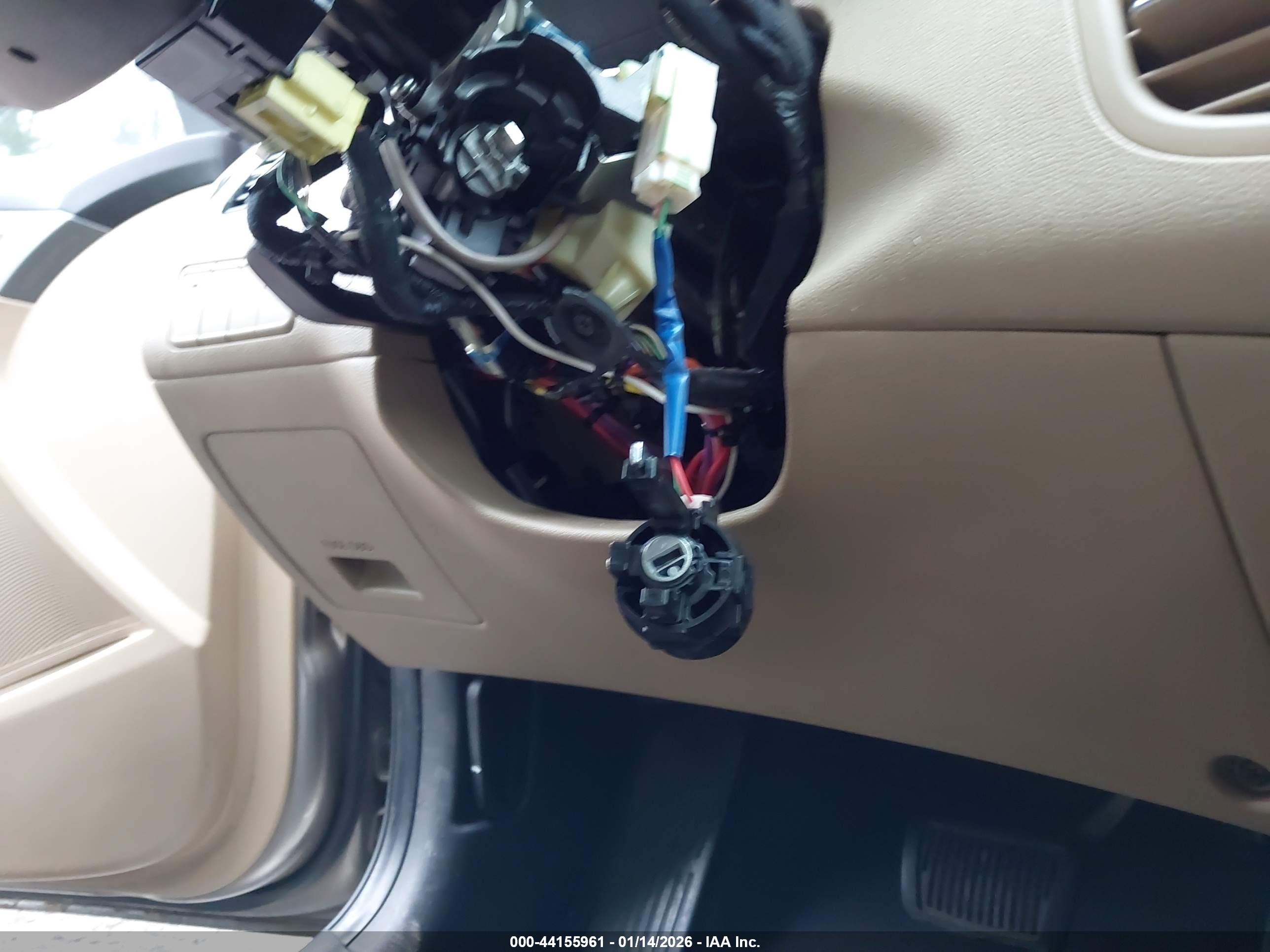 HYUNDAI ELANTRA image 6